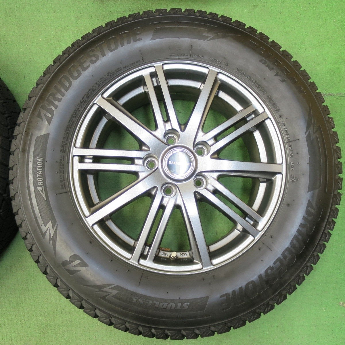 バリ溝!21年!キレイ!9分★スタッドレス 215/70R16 ブリヂストン ブリザック DM-V3 BALMINUM バルミナ 16インチ PCD114.3/5H★5040301イス