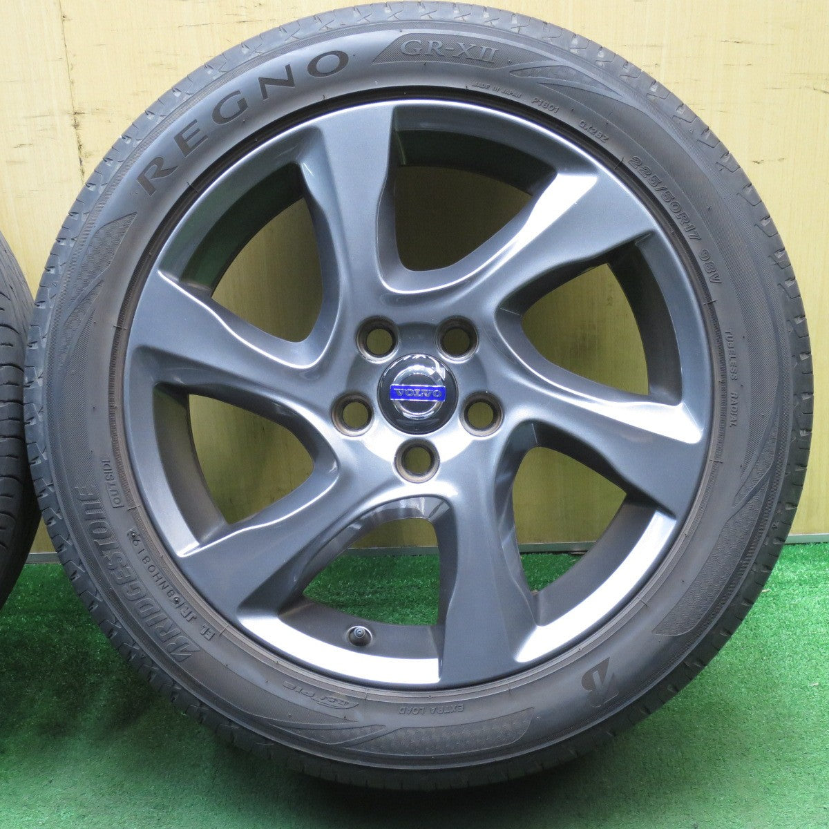 キレイ★ボルボ V40 クロスカントリー 純正 225/50R17 ブリヂストン レグノ GR-X2 17インチ PCD108/5H★5052704NJノ
