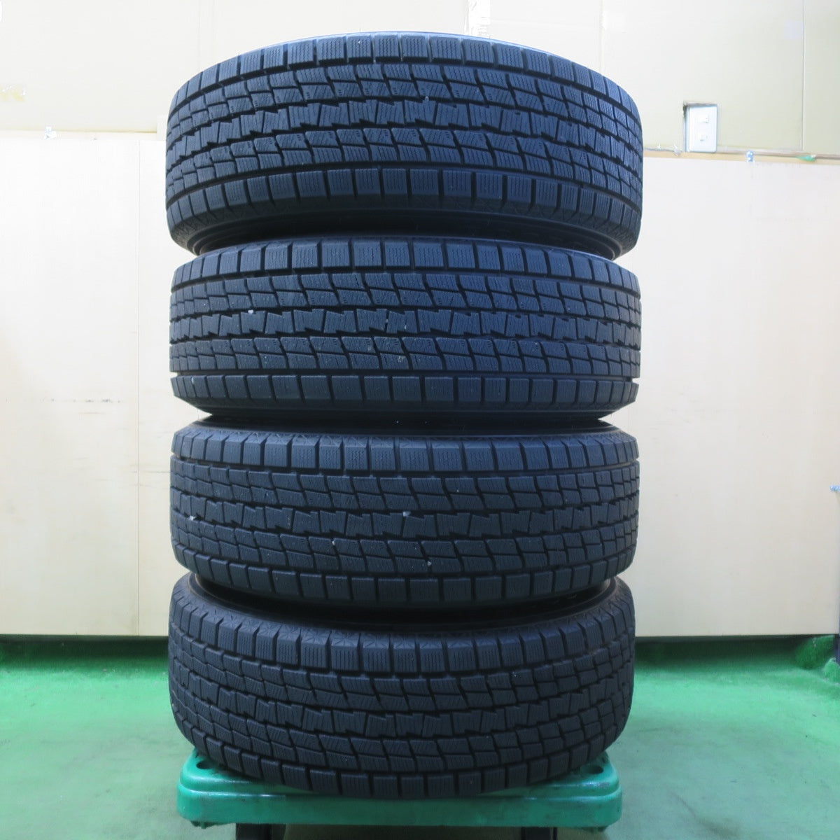 超バリ溝!23年!キレイ!ほぼ10分★スタッドレス 225/65R17 グッドイヤー アイスナビ SUV ravrion RS01 ラブリオン 17インチ PCD114.3/5H★5051501イス