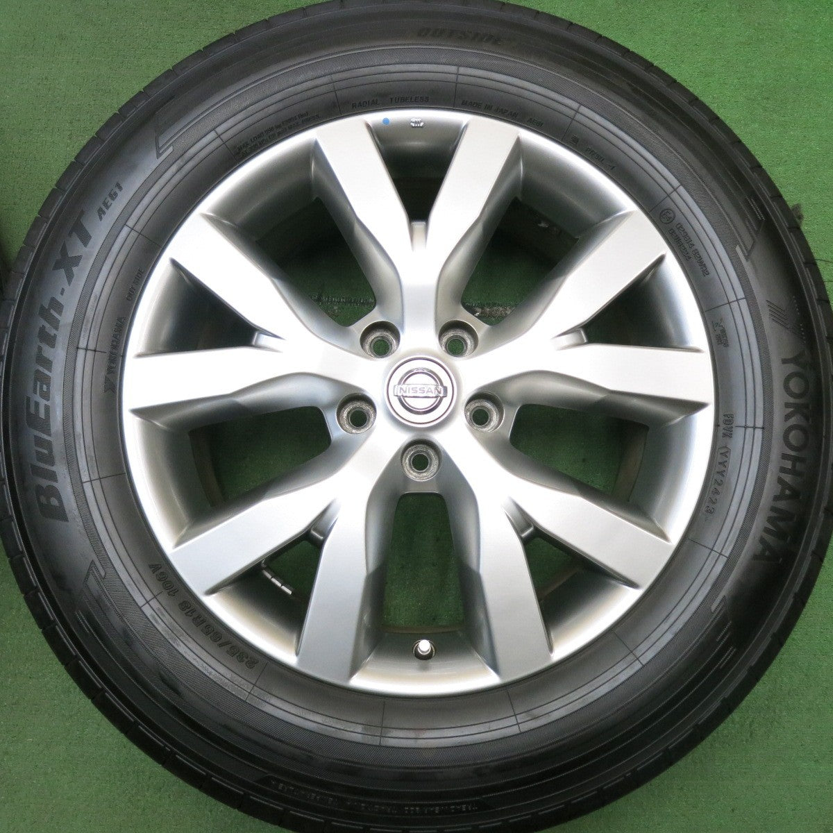 バリ溝!23年!キレイ!9.5分★日産 Z51 ムラーノ 純正 235/65R18 ヨコハマ BluEarth-XT AE61 18インチ PCD114.3/5H★5072708HAノ