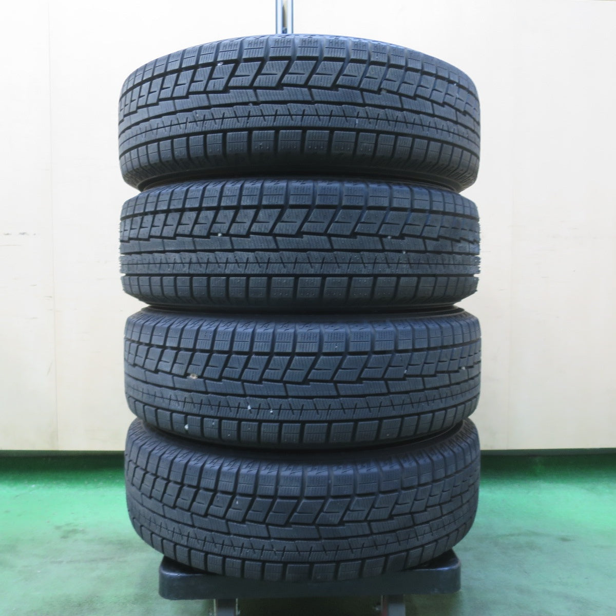 バリ溝!24年!キレイ!ほぼ10分★スタッドレス 185/65R15 ヨコハマ アイスガード iG60 SPORT ABELIA スポルト アベリア 15インチ PCD100/4H★6022109イス