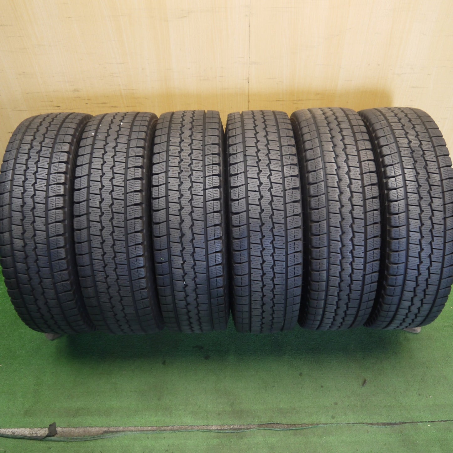 バリ溝!9分!6本◎トラック 215/70R17.5 118/116L スタッドレス ダンロップ ウインターマックス LT03 TOPY スチール 17.5インチ PCD208/5H◎6052601シス