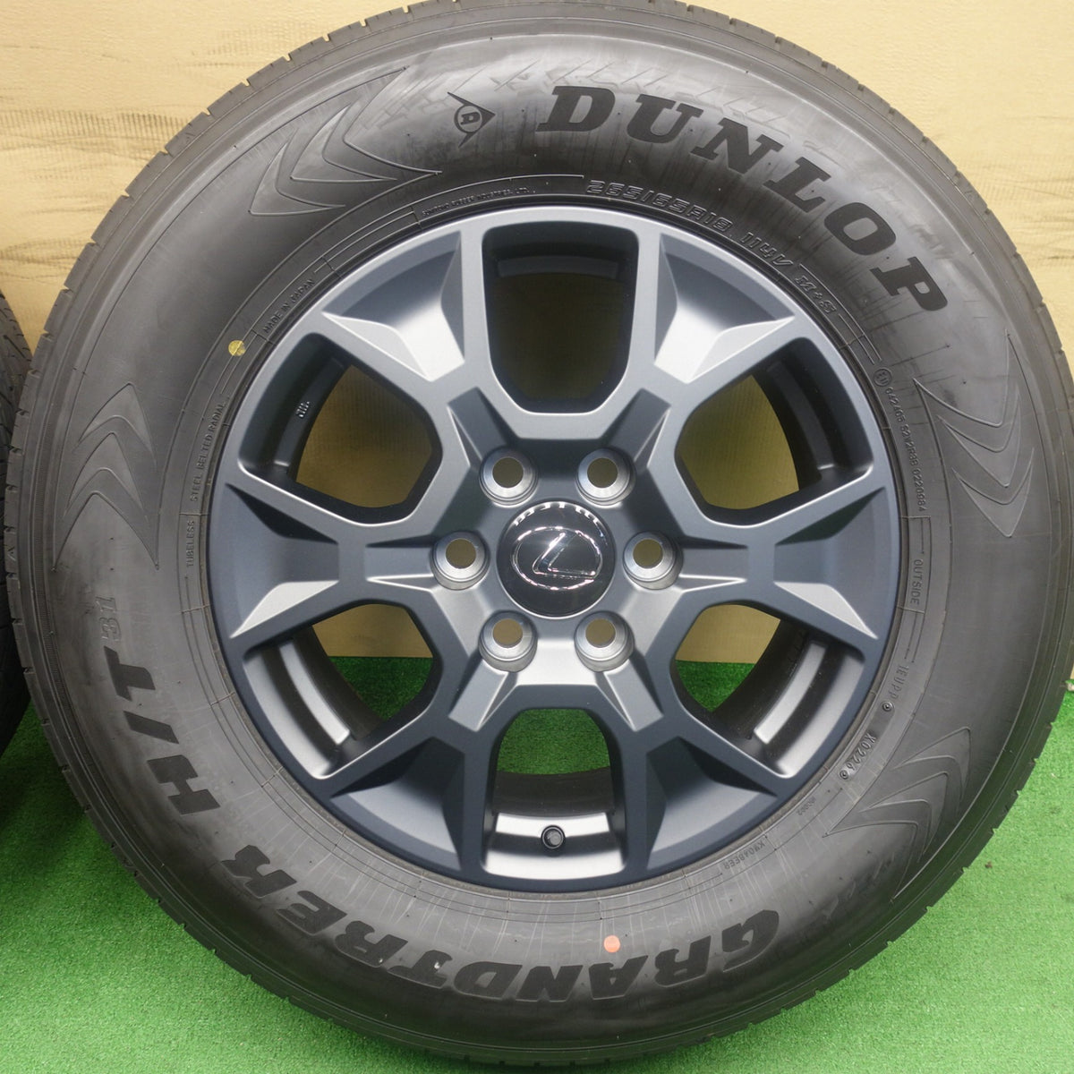 新車外し!26年★レクサス GX550 オーバー トレイル 純正 265/65R18 ダンロップ グラントレック H/T 31 18インチ PCD139.7/6H★6052102KTノ