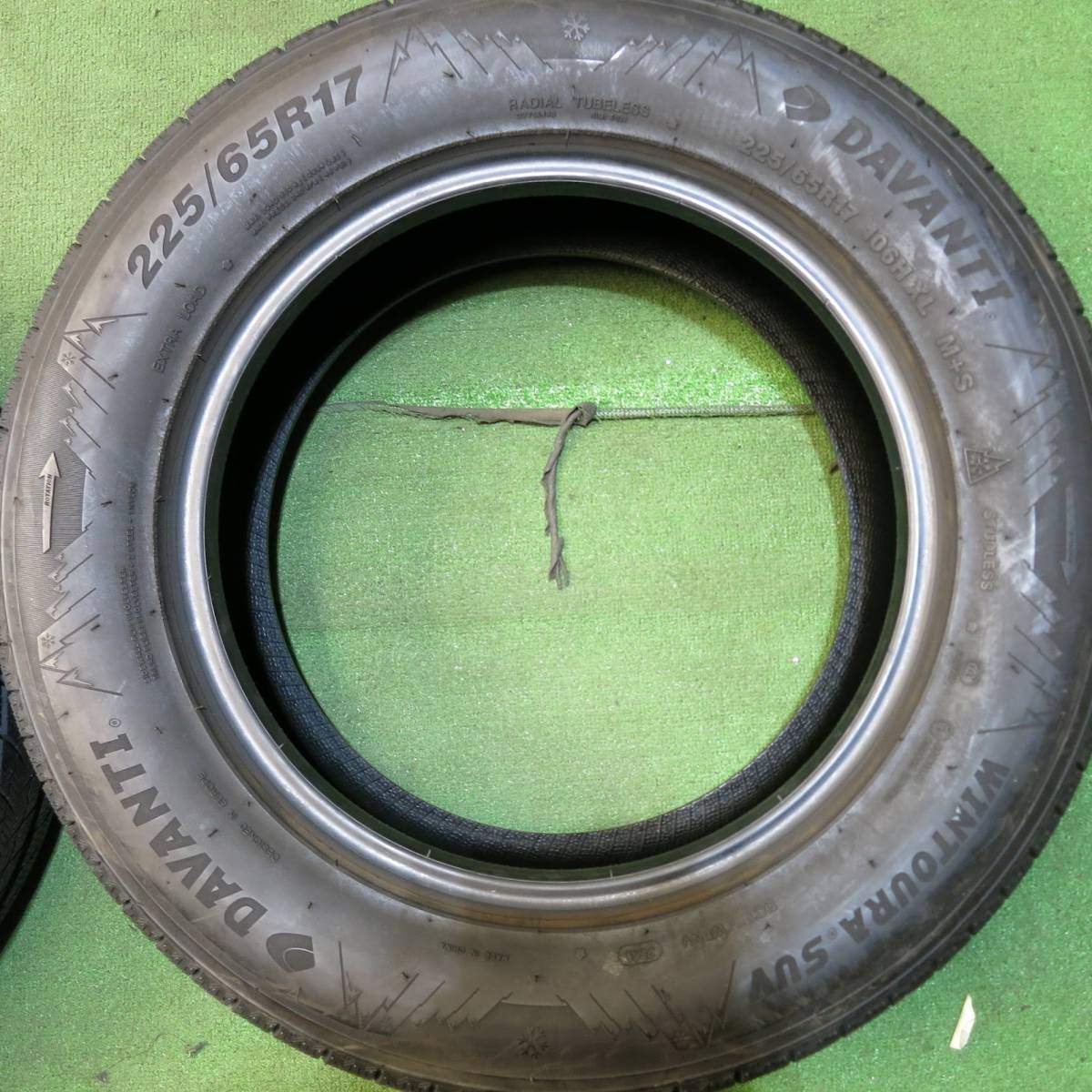 バリ溝!20年!9.5分★スタッドレス 225/65R17 ダヴァンティ WINTOURA SUV タイヤ 17インチ フォレスター XV 等★3032811Hスタ