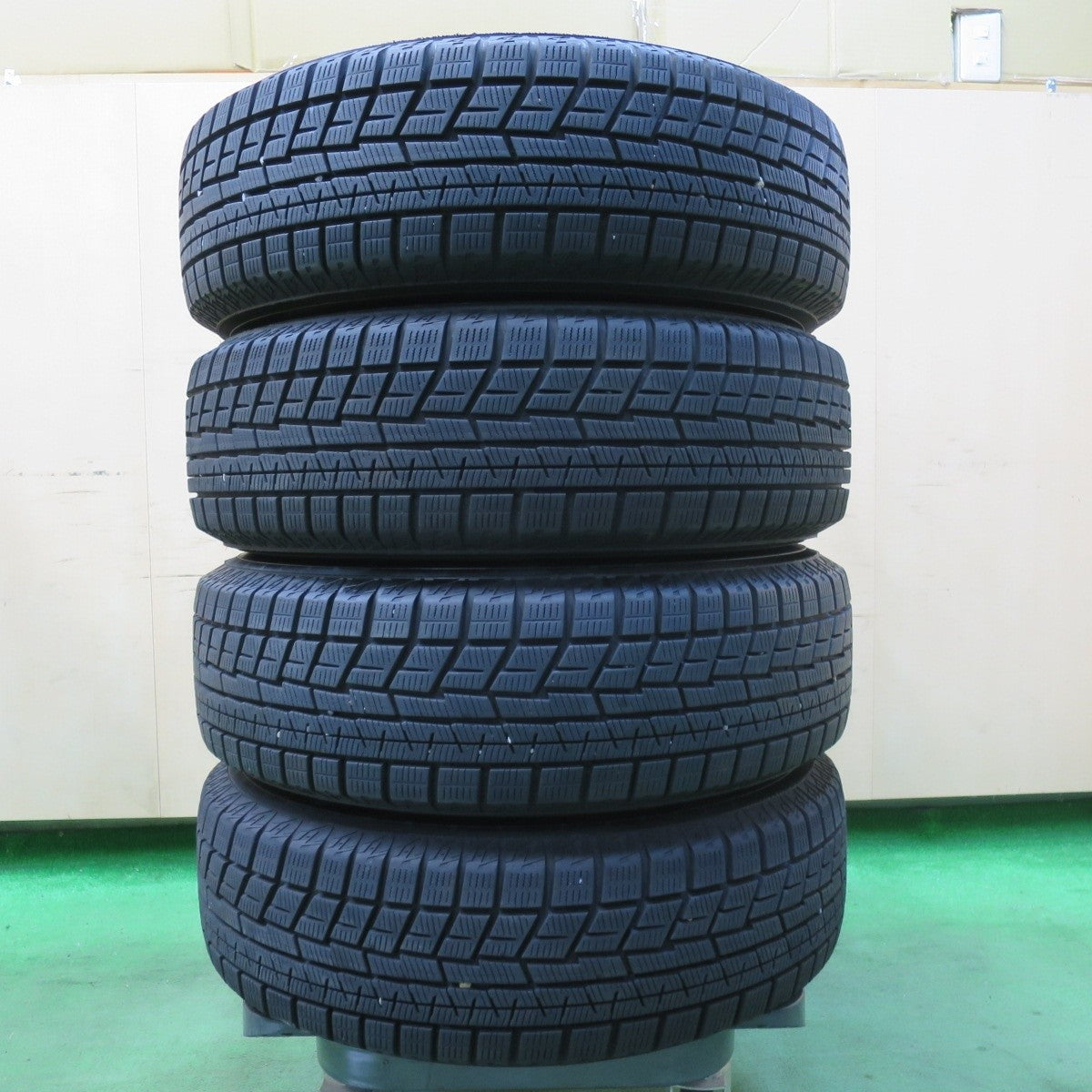 バリ溝!21年!9.5分★スタッドレス 175/70R14 ヨコハマ アイスガード iG60 STRANGER ストレンジャー 14インチ PCD100/4H★5021106イス