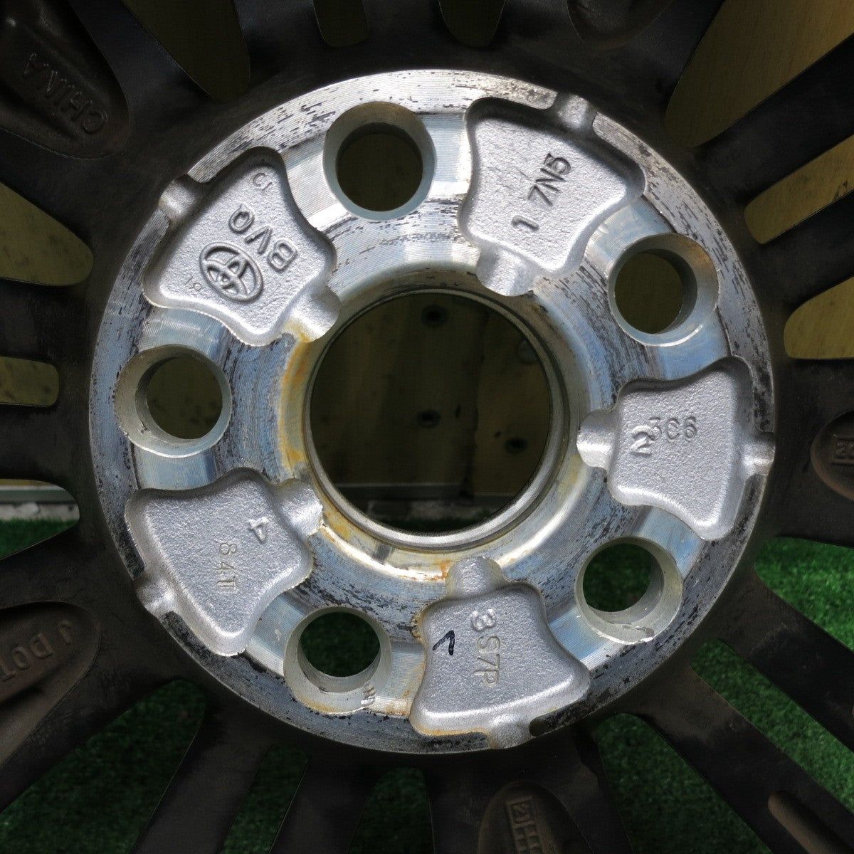 1本価格◎トヨタ ヤリスクロス Z グレード 純正 ホイール 18インチ 18×7J PCD114.3/5H◎6092104KKホ