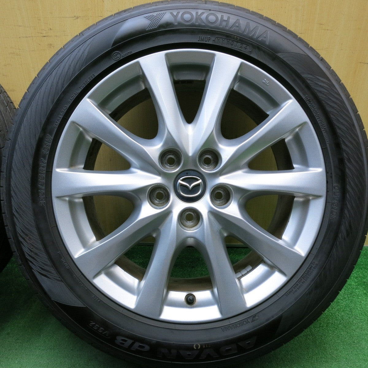 バリ溝!24年!9.5分★マツダ アテンザ 純正 225/55R17 ヨコハマ アドバン dB V552 17インチ PCD114.3/5H★5053003HAノ