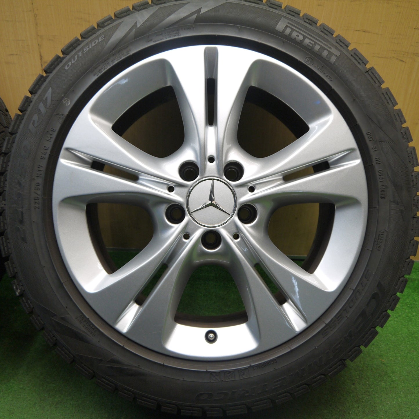 バリ溝!キレイ!9分★ベンツ W205 Cクラス 純正 225/50R17 スタッドレス ピレリ アイスアシンメトリコ 17インチ PCD112/5H★5040909Hス