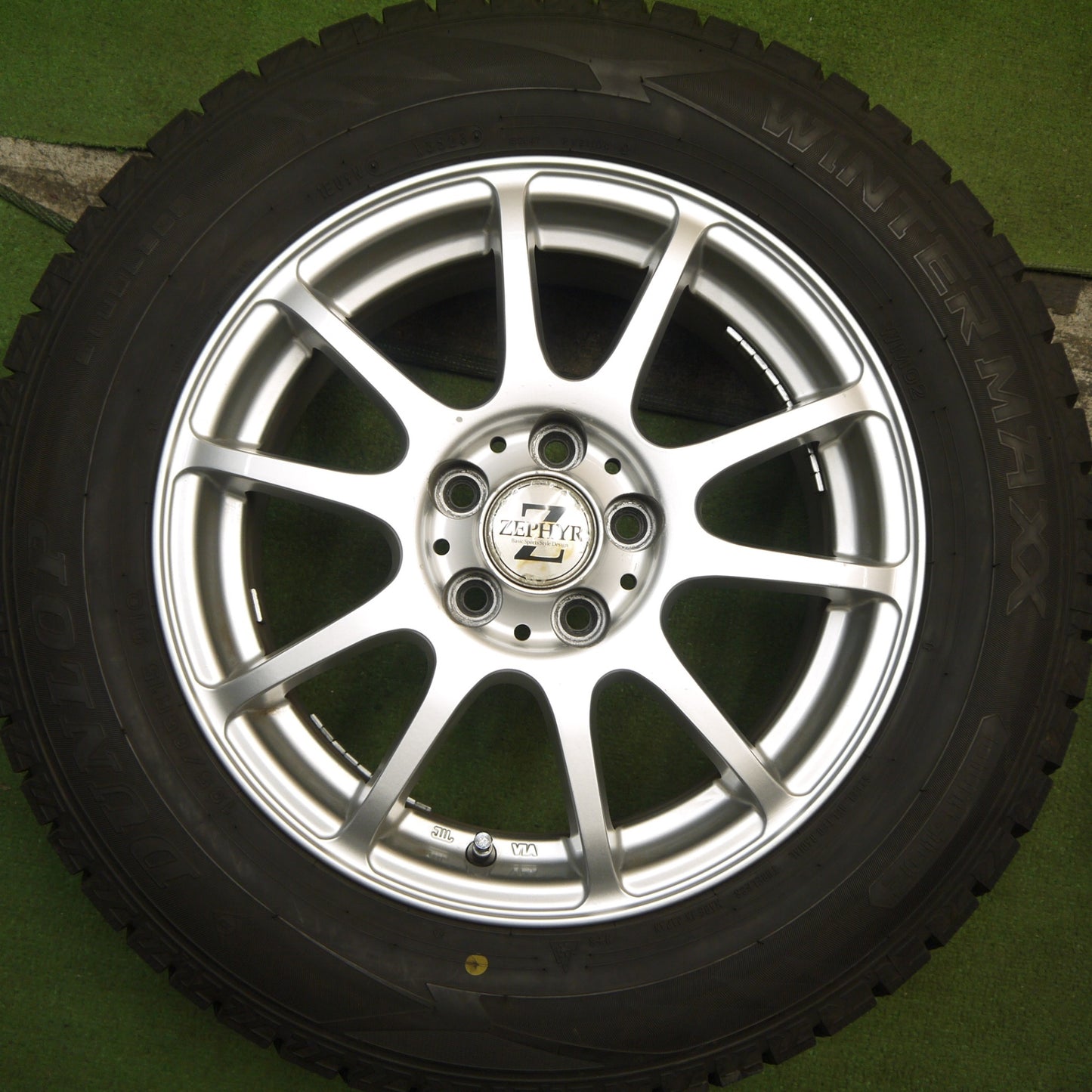 バリ溝!23年!9.5分★プリウス 等 195/65R15 スタッドレス ダンロップ ウインターマックス WM02 ZEPHYR ゼファー 15インチ PCD100/5H★5100301Hス