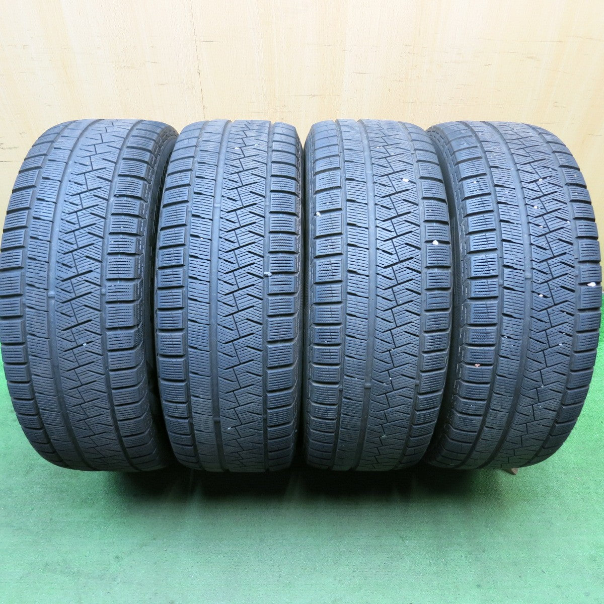 キレイ★ボルボ 等 EUROTECH GAYA ELISI 235/55R18 スタッドレス ピレリ アイスアシンメトリコ ユーロテック ガヤ エリージ 18インチ PCD108/5H★5071306HAス