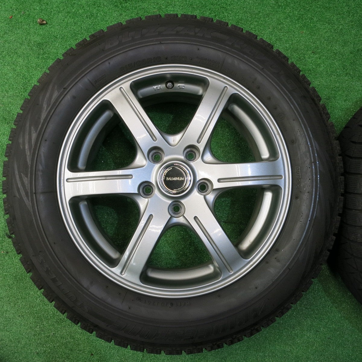 キレイ★スタッドレス 215/60R16 ブリヂストン ブリザック REVO GZ BALMINUM バルミナ 16インチ PCD114.3/5H★5051303NJス