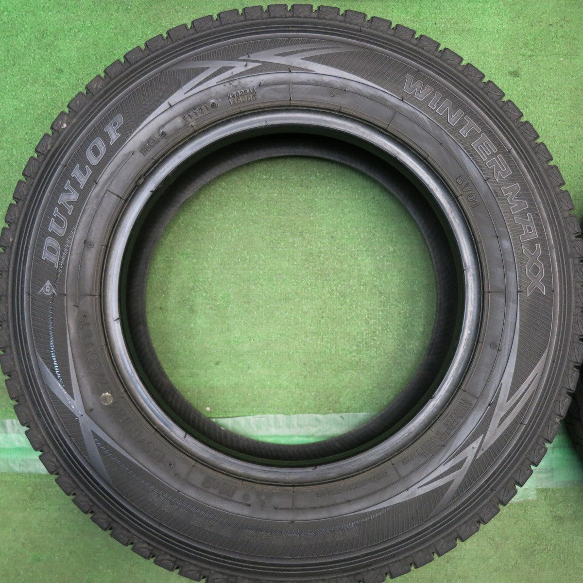 バリ溝!9.5分◎スタッドレス 165/80R14 97/95N ダンロップ ウインターマックス SV01 タイヤ 14インチ バネット タウンエース 等◎6101508HAスタ
