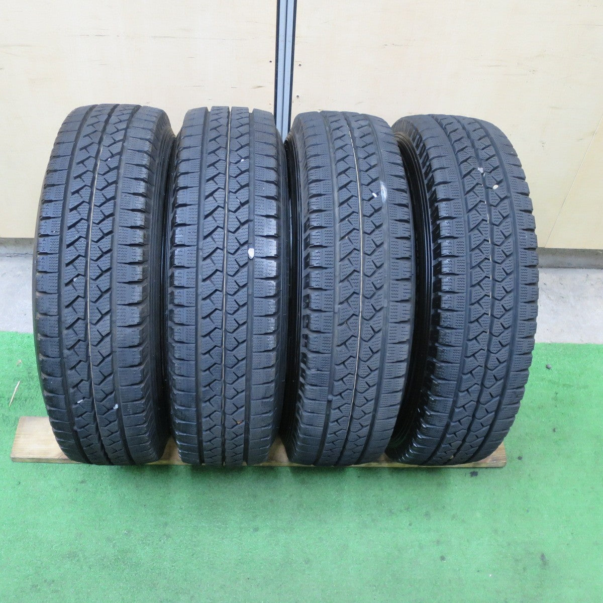 バリ溝!23年!9.5分★スタッドレス 165R13 6PR ブリヂストン ブリザック VL1 CVW 社外 アルミ 13インチ PCD100/4H★5091002TTス