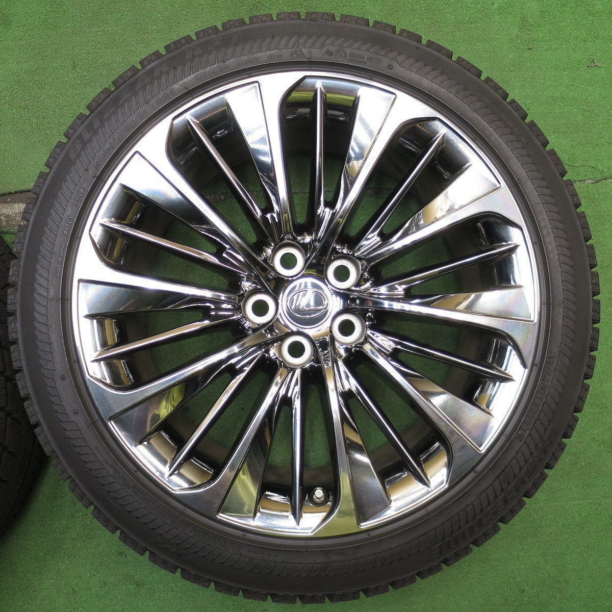 バリ溝!21年!キレイ!9.5分★レクサス LS 500 h 純正 OP 245/45R20 スタッドレス ブリヂストン ブリザック RFT 20インチ PCD120/5H★5062001NJス