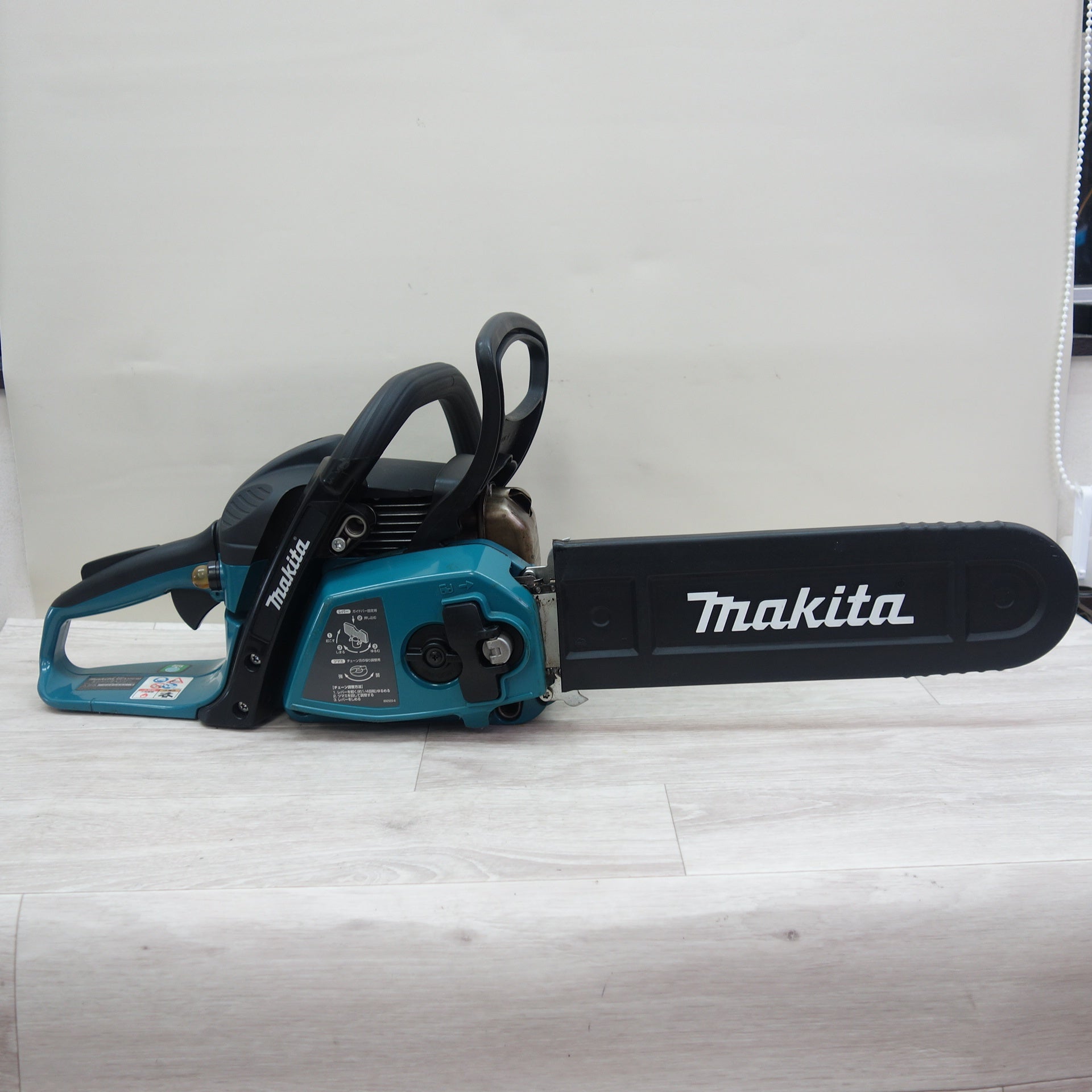 送料無料] ☆マキタ エンジン チェンソー MEA3201M チェーンソー 切断