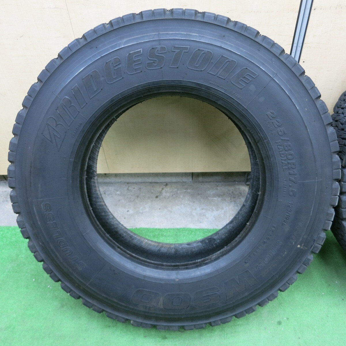 2本価格★トラック タイヤ 225/80R17.5 123/122L スタッドレス ブリヂストン W900 17.5インチ★5031204ナスタ