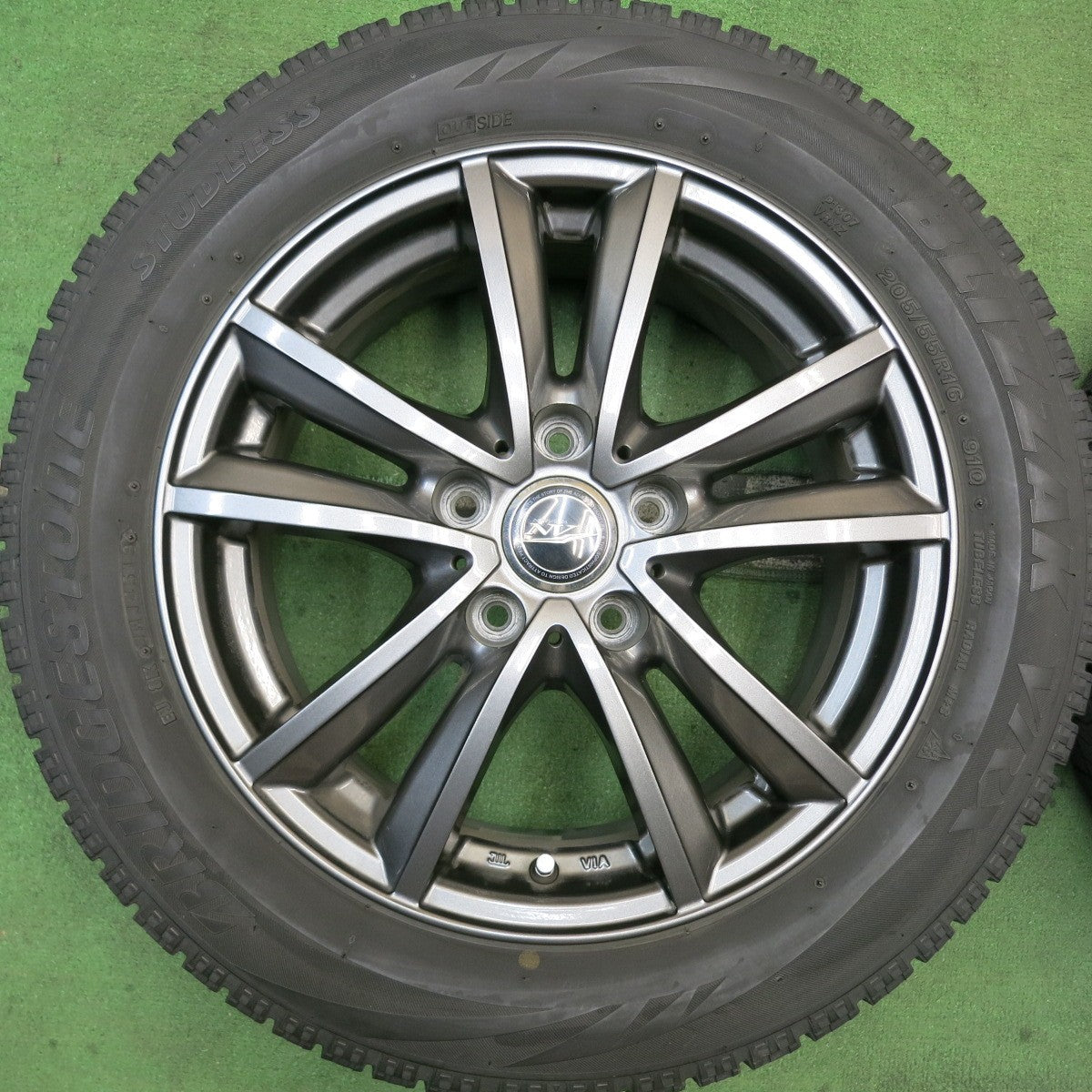 キレイ★スタッドレス 205/55R16 ブリヂストン ブリザック VRX NIRVANA NV ニルヴァーナ ニルバーナ 16インチ PCD114.3/5H★5081902HAス