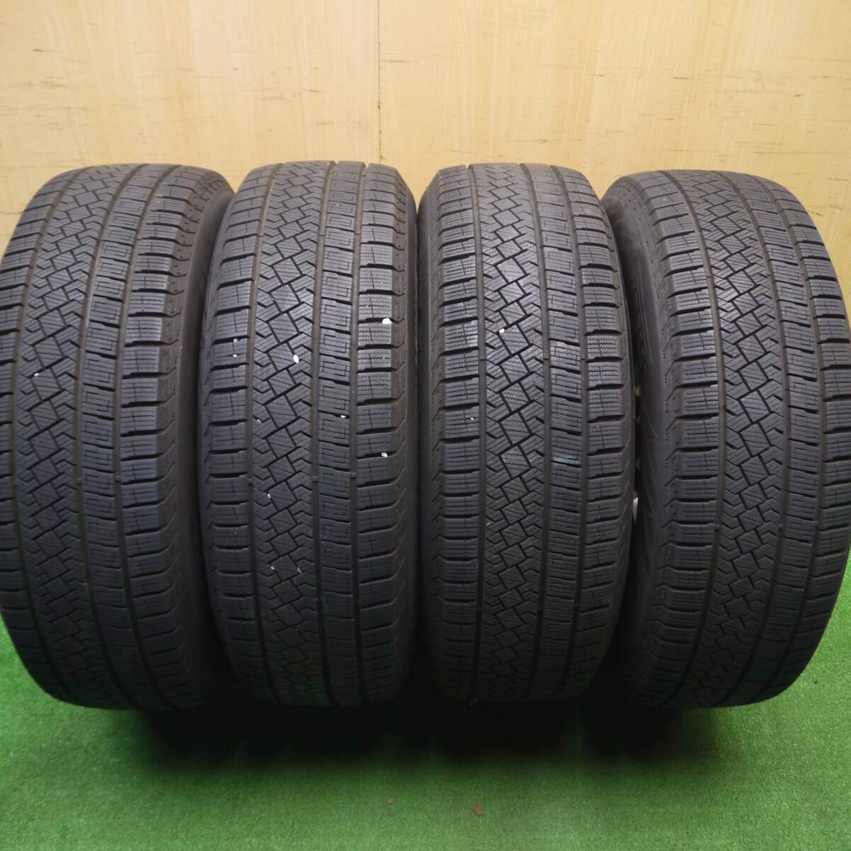 バリ溝!22年!キレイ!9.5分以上★WedsSport SA-35R AMF 225/60R18 スタッドレス ピレリ アイスゼロ アシンメトリコ ウェッズスポーツ PCD114.3/5H★4101105Hス