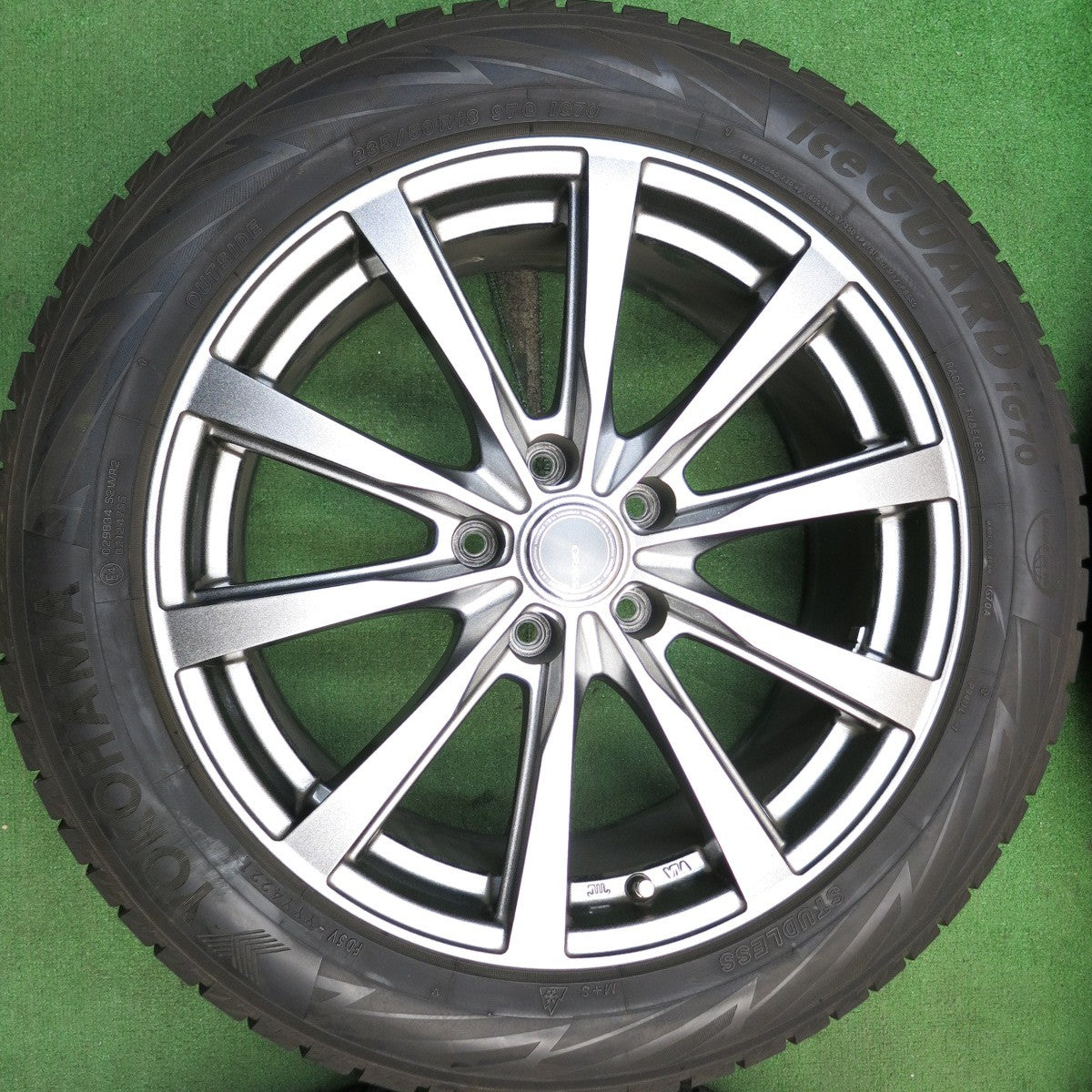 バリ溝!21年!キレイ!9.5分★スタッドレス 235/50R18 ヨコハマ アイスガード iG70 GRASS グラス 18インチ PCD114.3/5H★5062103HAス