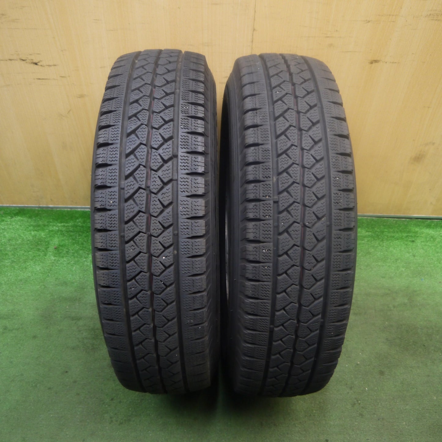 バリ溝!21年!キレイ!9.5分!2本★スタッドレス 195/80R15 107/105L ブリヂストン ブリザック VL1 スチール ホイール 15インチ PCD139.7/6H★5091904Hス