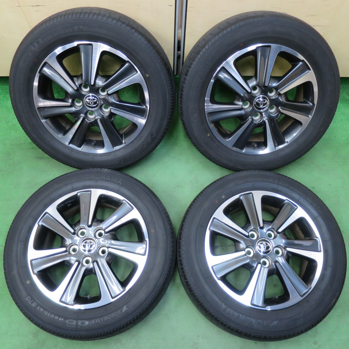 中古トヨタ純正205/60R16ヴォクシーノア8085スタッドレスタイヤ引取限定 80系 ノア ヴォクシー 純正16インチホイール 205⁄60R16 美品トヨタ