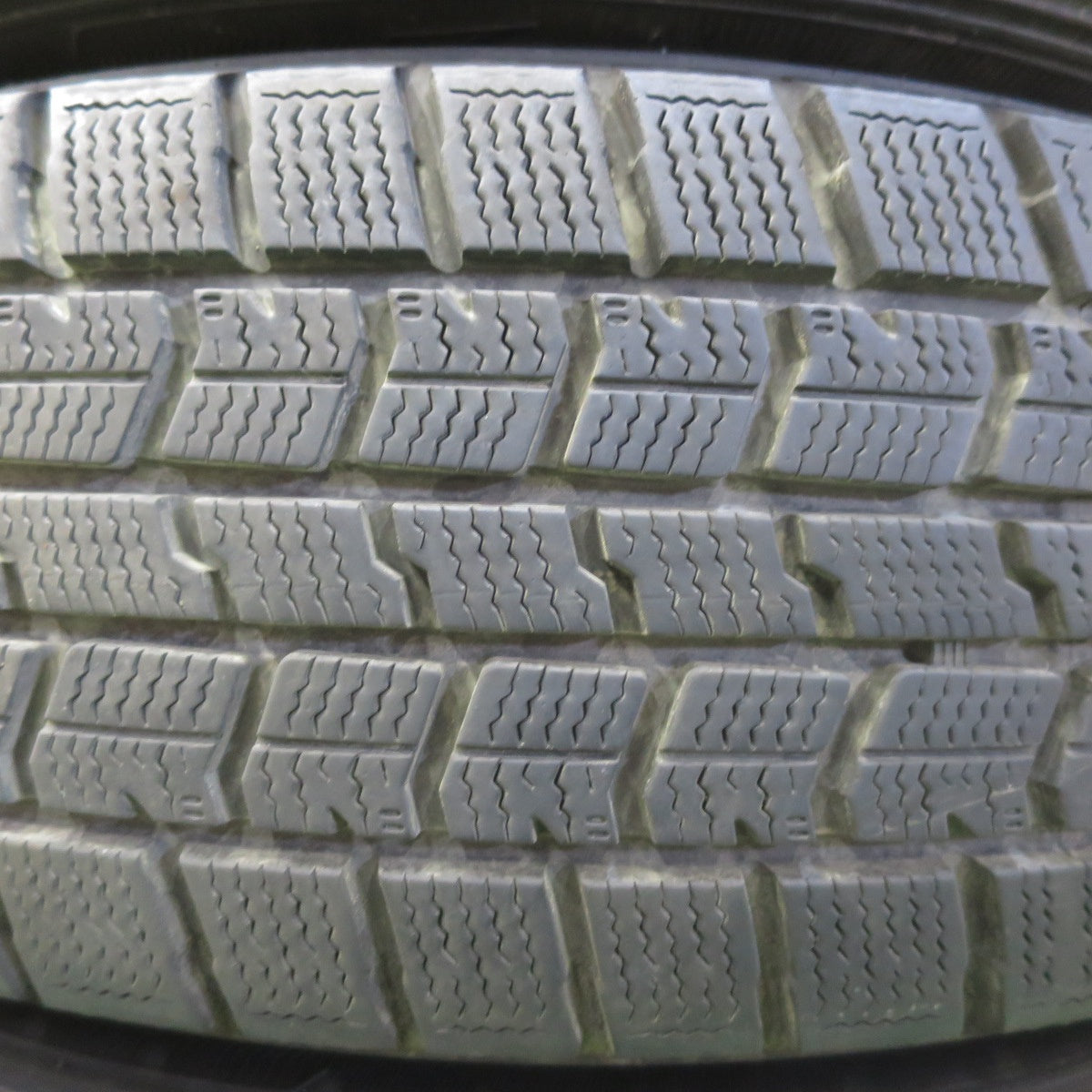 バリ溝!22年!キレイ!8.5分★スタッドレス 185/65R15 グッドイヤー アイスナビ7 SCHNEIDER MiD シュナイダー 15インチ PCD114.3/5H★5051505イス