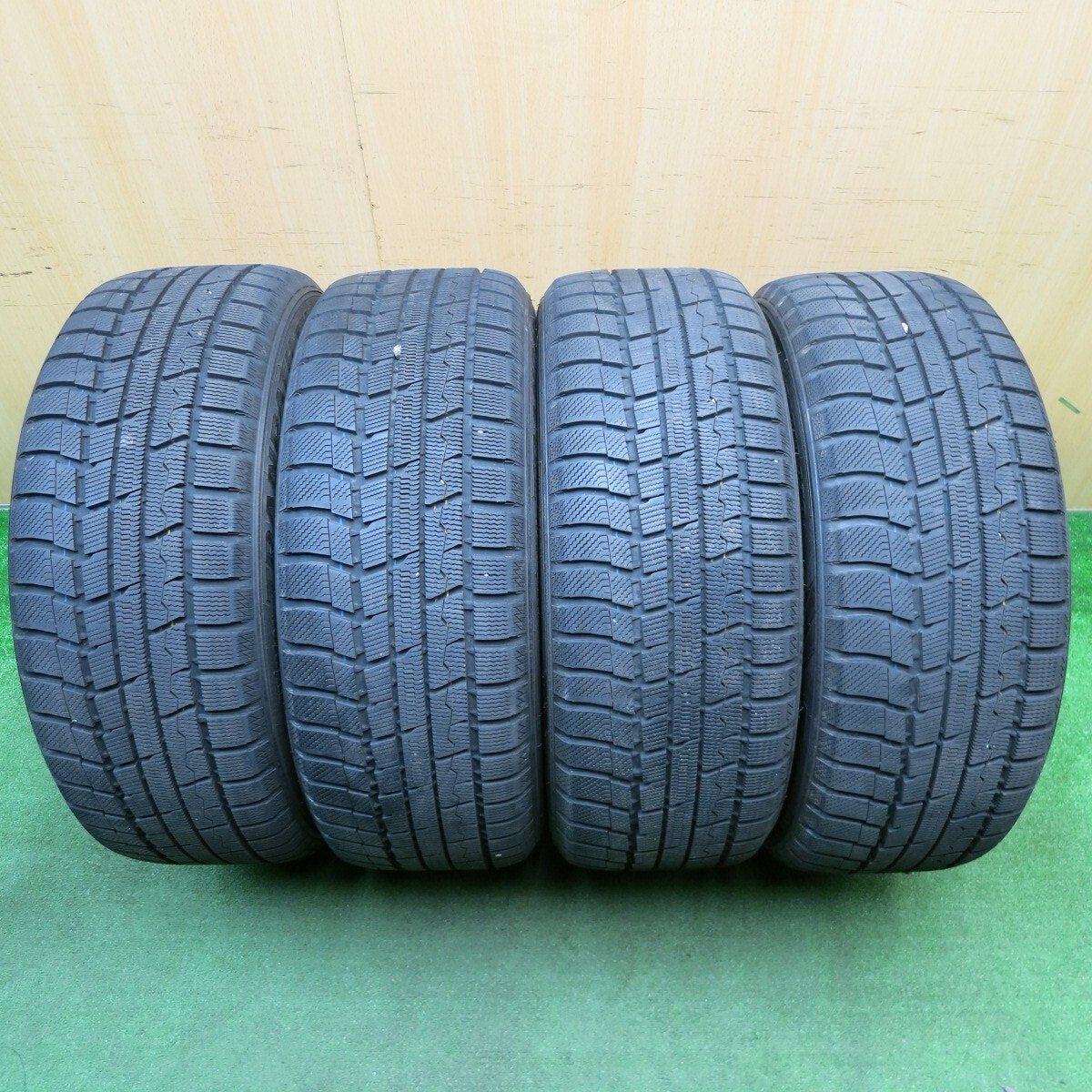 バリ溝!キレイ!9.5分★スタッドレス 235/50R18 トーヨー ウインター トランパス TX JOKER ジョーカー 18インチ PCD114.3/5H★5032103NJス