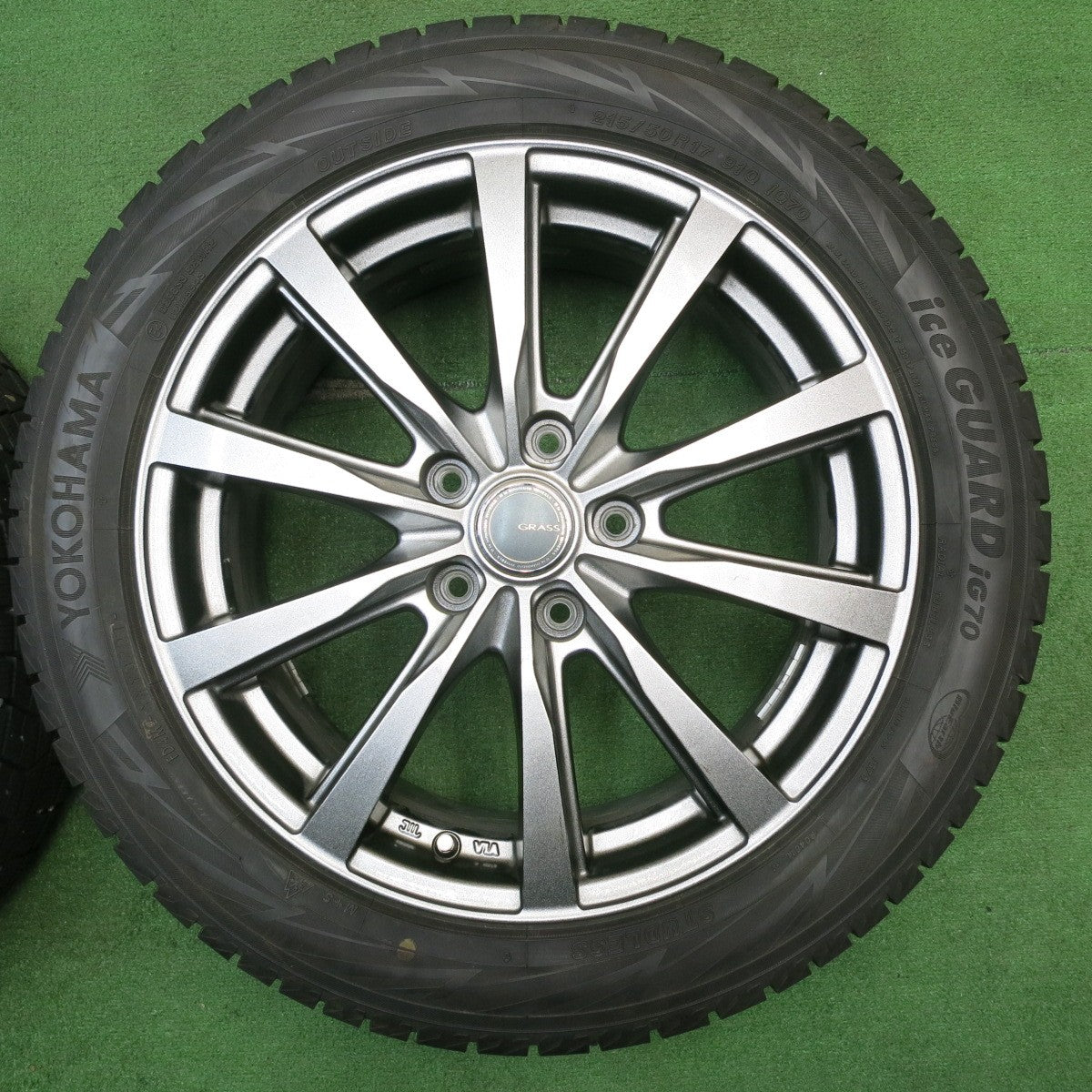 バリ溝!21年!キレイ!9.5分以上★スタッドレス 215/50R17 ヨコハマ アイスガード iG70 GRASS グラス 17インチ PCD114.3/5H★5042203NJス