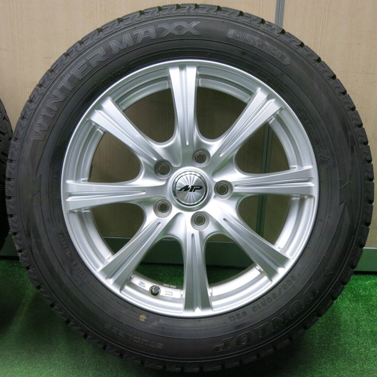 バリ溝!20年!キレイ!9.5分★マツダ 純正 オリジナル MP-04 205/60R16 スタッドレス ダンロップ ウインターマックス WM02 16インチ PCD114.3/5H★4122002NJス
