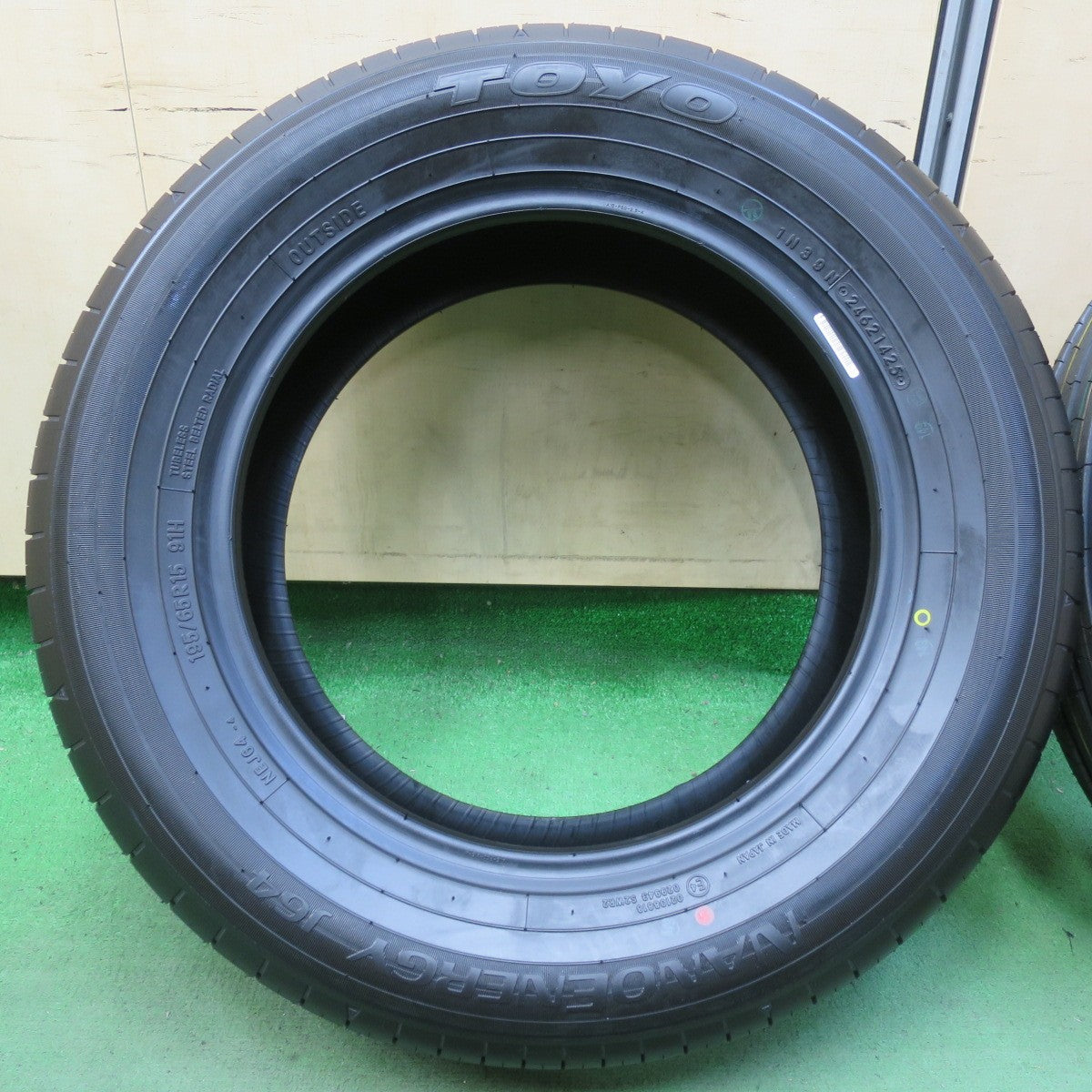 新車外し!25年★195/65R15 トーヨー ナノエナジー J64 タイヤ 15インチ プリウス ノア ヴォクシー ステップワゴン セレナ 等★5051702イノタ