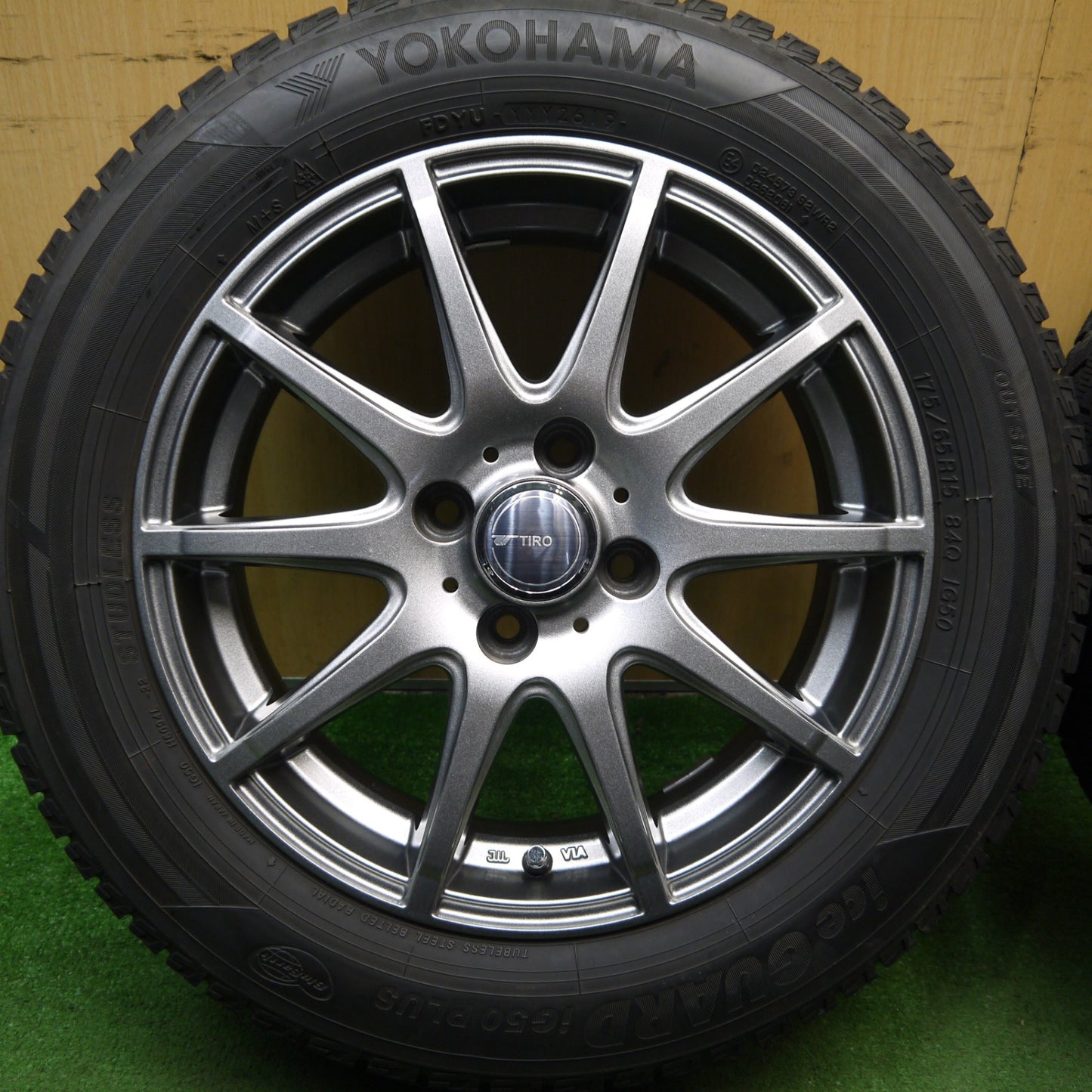 バリ溝!キレイ!8.5分★スタッドレス 175/65R15 ヨコハマ アイスガード iG50 プラス TIRO 15インチ PCD100/4H★5091007Hス