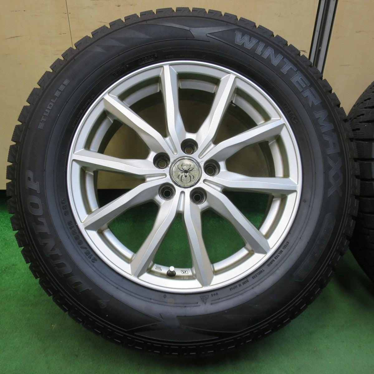 バリ溝!23年!9.5分★フォレスター 等 215/65R16 スタッドレス ダンロップ ウインターマックス WM02 EURO SPEED SPIDER-5 ユーロスピード PCD100/5H★5022119イス