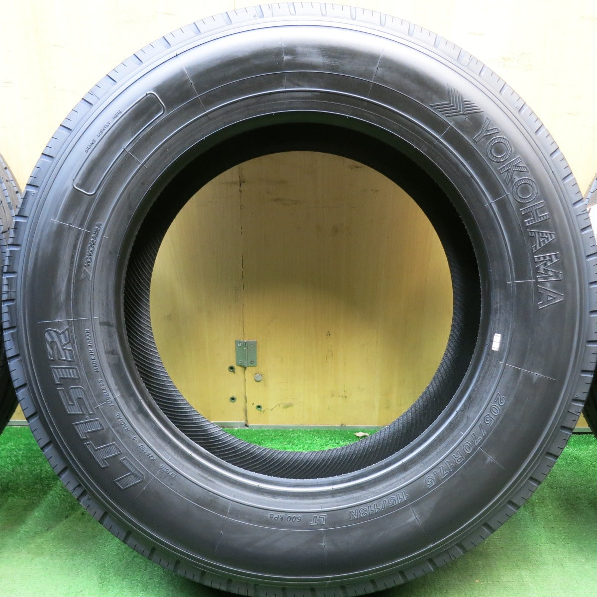 未使用!25年!6本★トラック タイヤ 205/70R17.5 115/113N ヨコハマ LT151R 17.5インチ★5100408HAノタ
