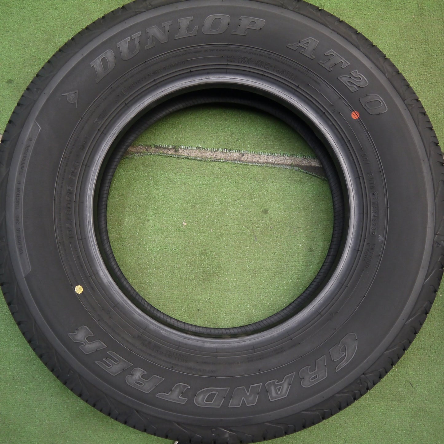 新車外し!23年★195/80R15 ダンロップ AT20 グラントレック 15インチ タイヤ ジムニー シエラ ハイエース 等★5070807Hノタ