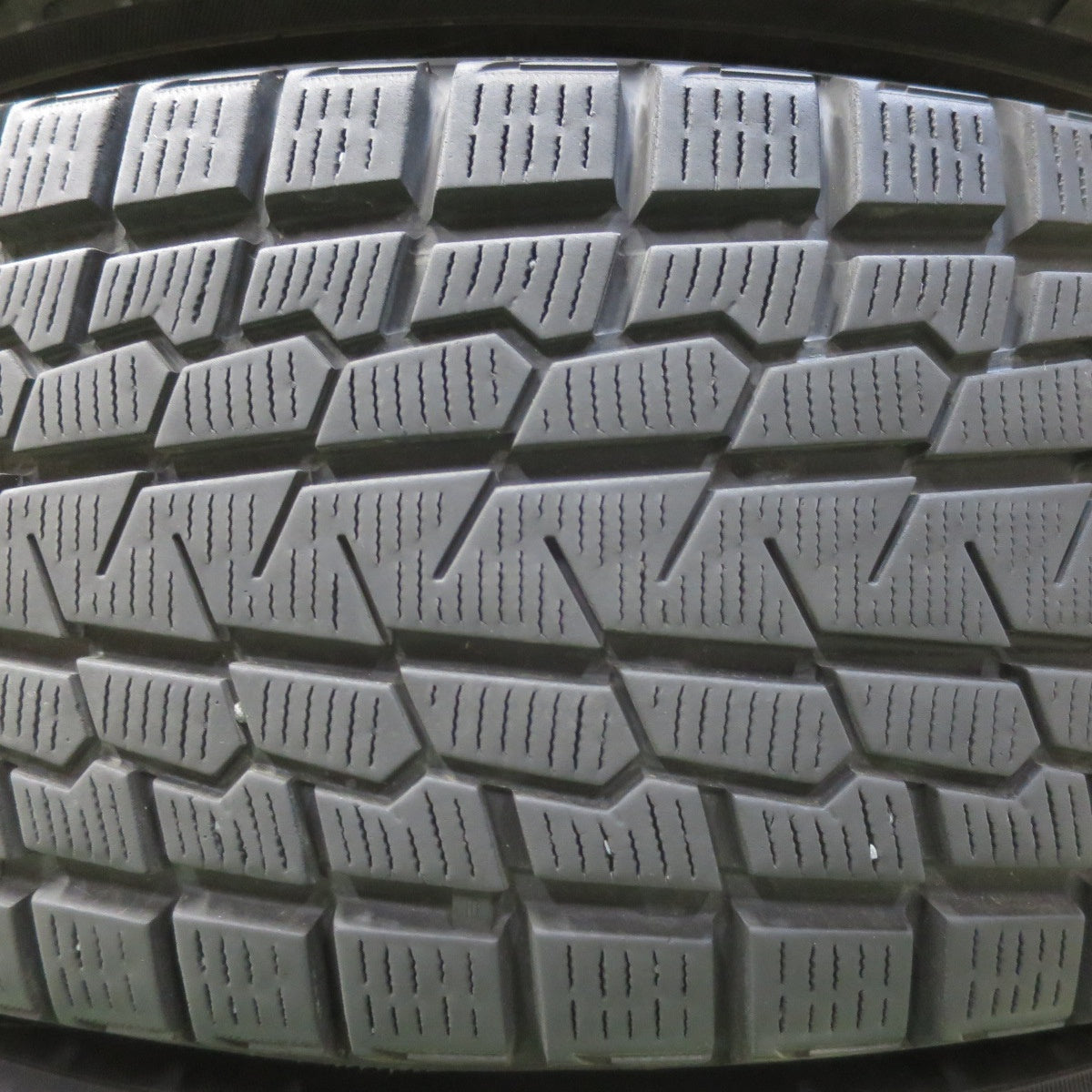 バリ溝!キレイ!8.5分★スタッドレス 225/65R17 ヨコハマ アイスガード G075 VELVA KEVIN ヴェルヴァ 17インチ PCD114.3/5H★5052202イス