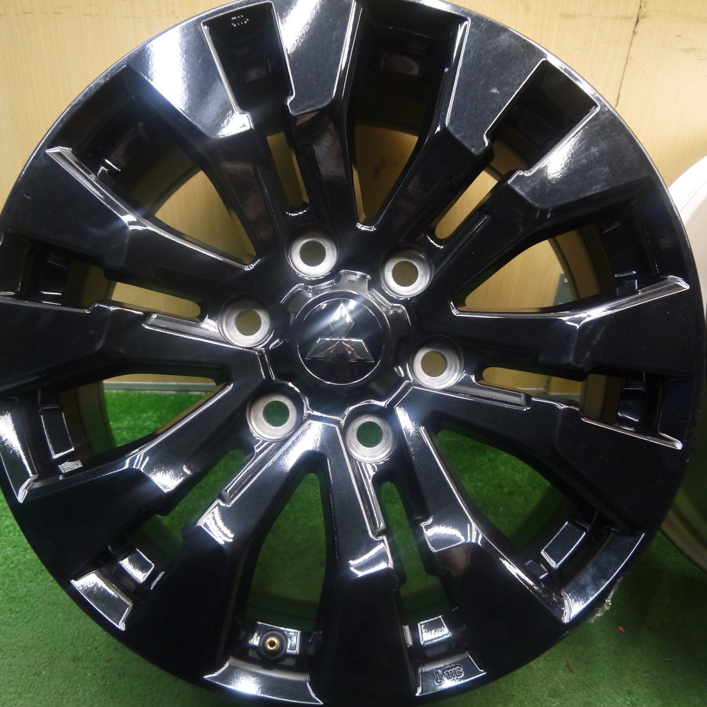 未使用★三菱 トライトン GSR 純正 ENKEI ホイール 18インチ エンケイ 18×7.5J PCD139.7/6H★5090304Hホ