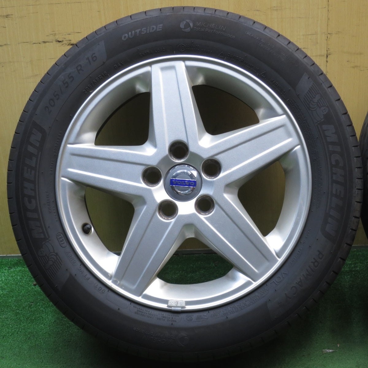 バリ溝!22年!キレイ!9分★ボルボ V50 S40 純正 205/55R16 ミシュラン プライマシー4 16インチ PCD108/5H★5082903NJノ