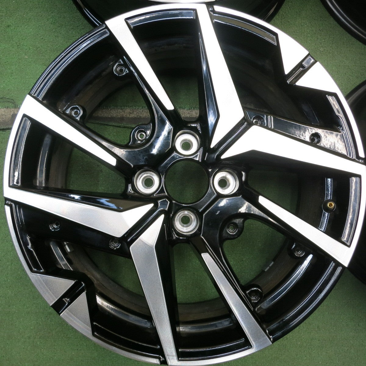 キレイ★プジョー 208 純正 ホイール 17インチ MOPAR 17×7J PEUGEOT PCD108/4H★5092504HAホ