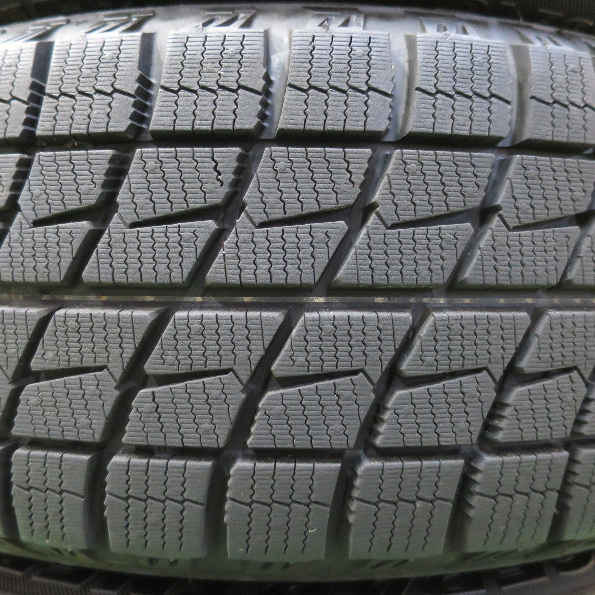 バリ溝!キレイ!ほぼ10分★スタッドレス 185/65R15 ブリヂストン アイスパートナー ENERGYLINE エナジーライン 15インチ PCD114.3/5H★5051508イス