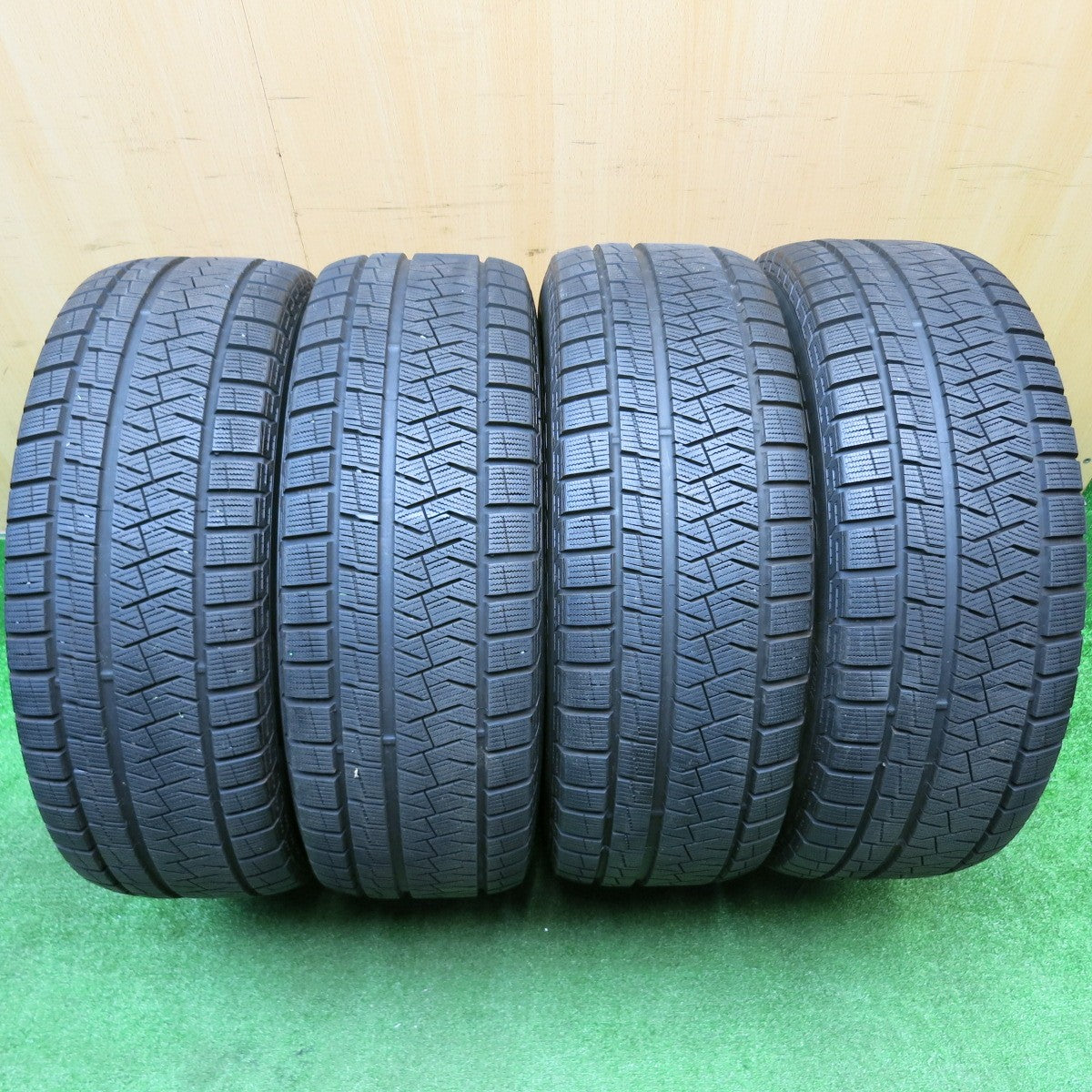 バリ溝!21年!9.5分★三菱 デリカ D:5 純正 235/55R18 スタッドレス ピレリ アイスアシンメトリコ 18インチ D5 PCD114.3/5H★5103001HAス