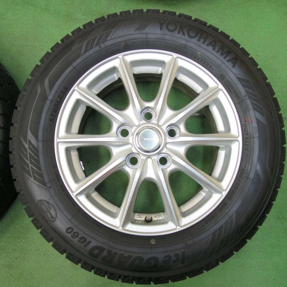 バリ溝!22年!キレイ!9.5分★スタッドレス 195/65R15 ヨコハマ アイスガード iG60 ECO FORME エコフォルム 15インチ PCD114.3/5H★5010411イス
