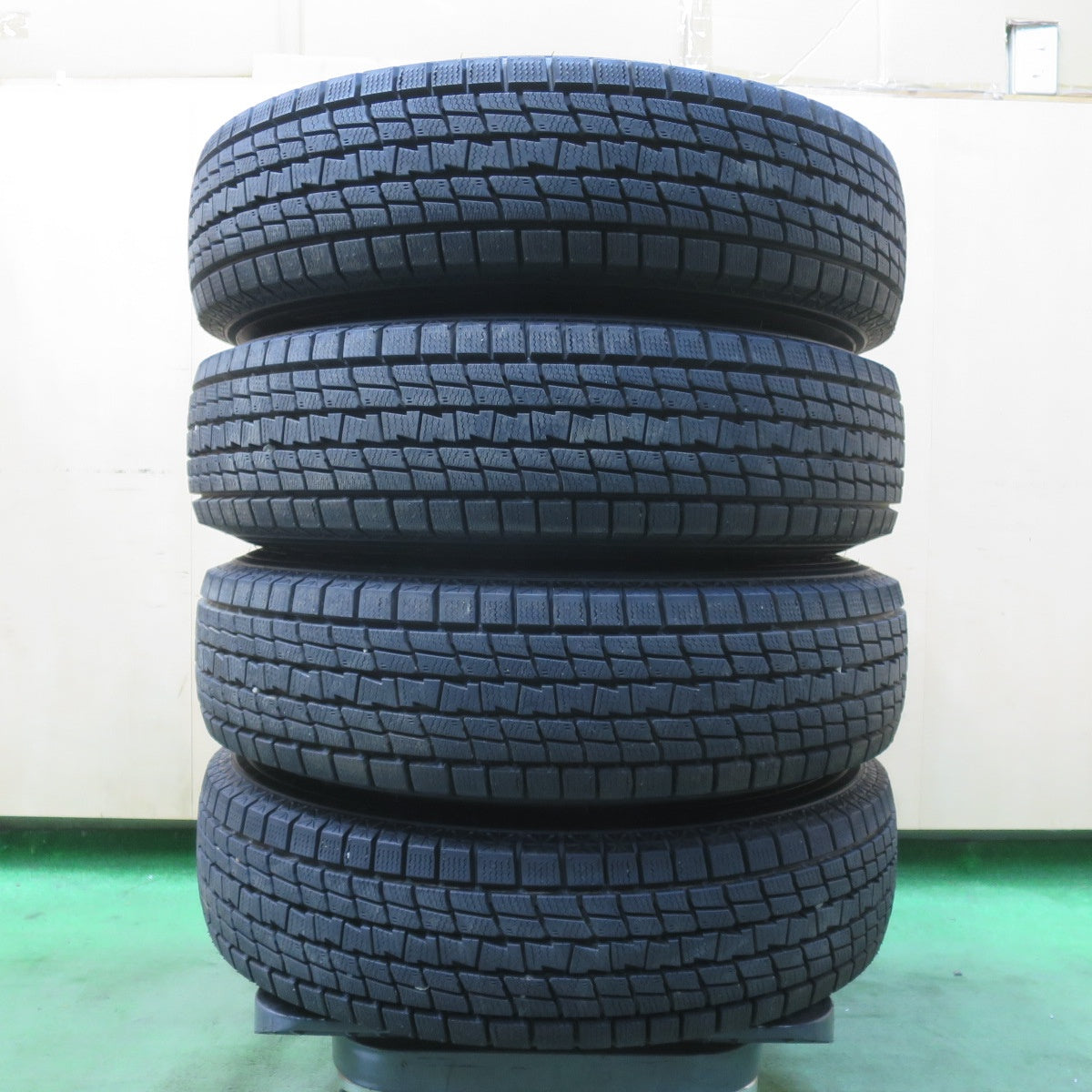 バリ溝!9.5分以上★スタッドレス 175/80R15 グッドイヤー アイスナビ SUV CV928 社外 アルミ 15インチ PCD114.3/5H★5123106イス