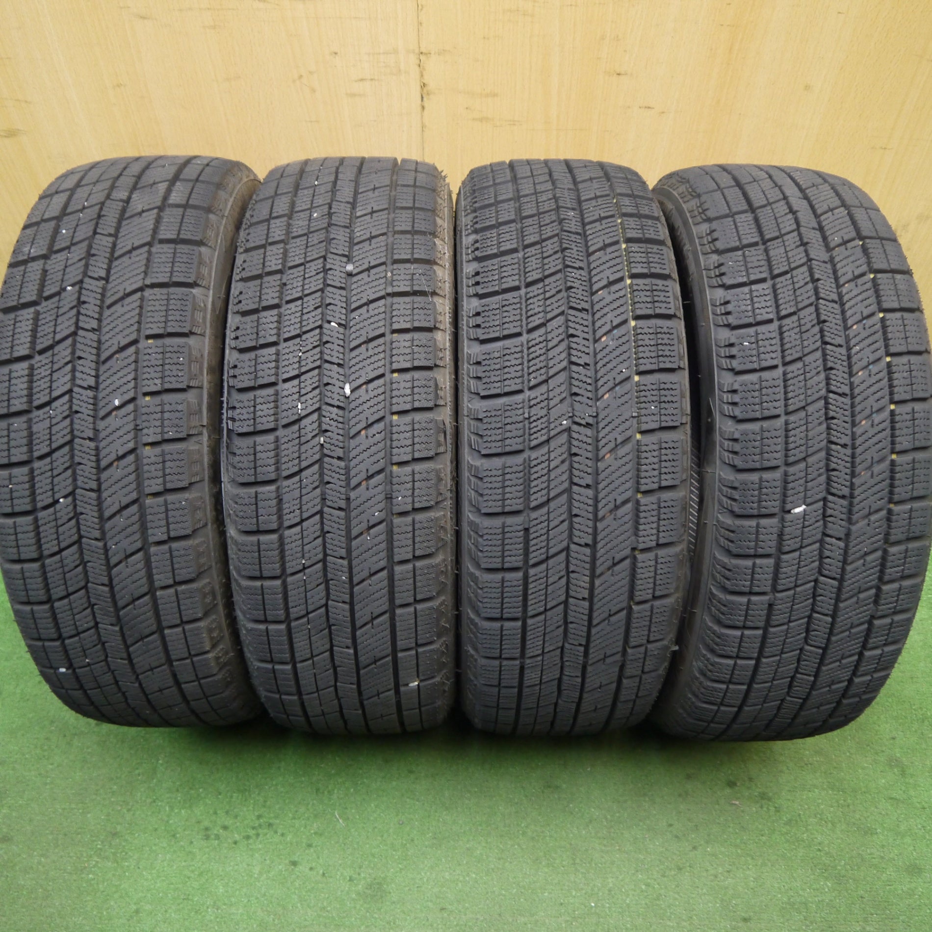 バリ溝！24年！9.5分☆スタッドレス 165/55R14 ナンカン アイス 