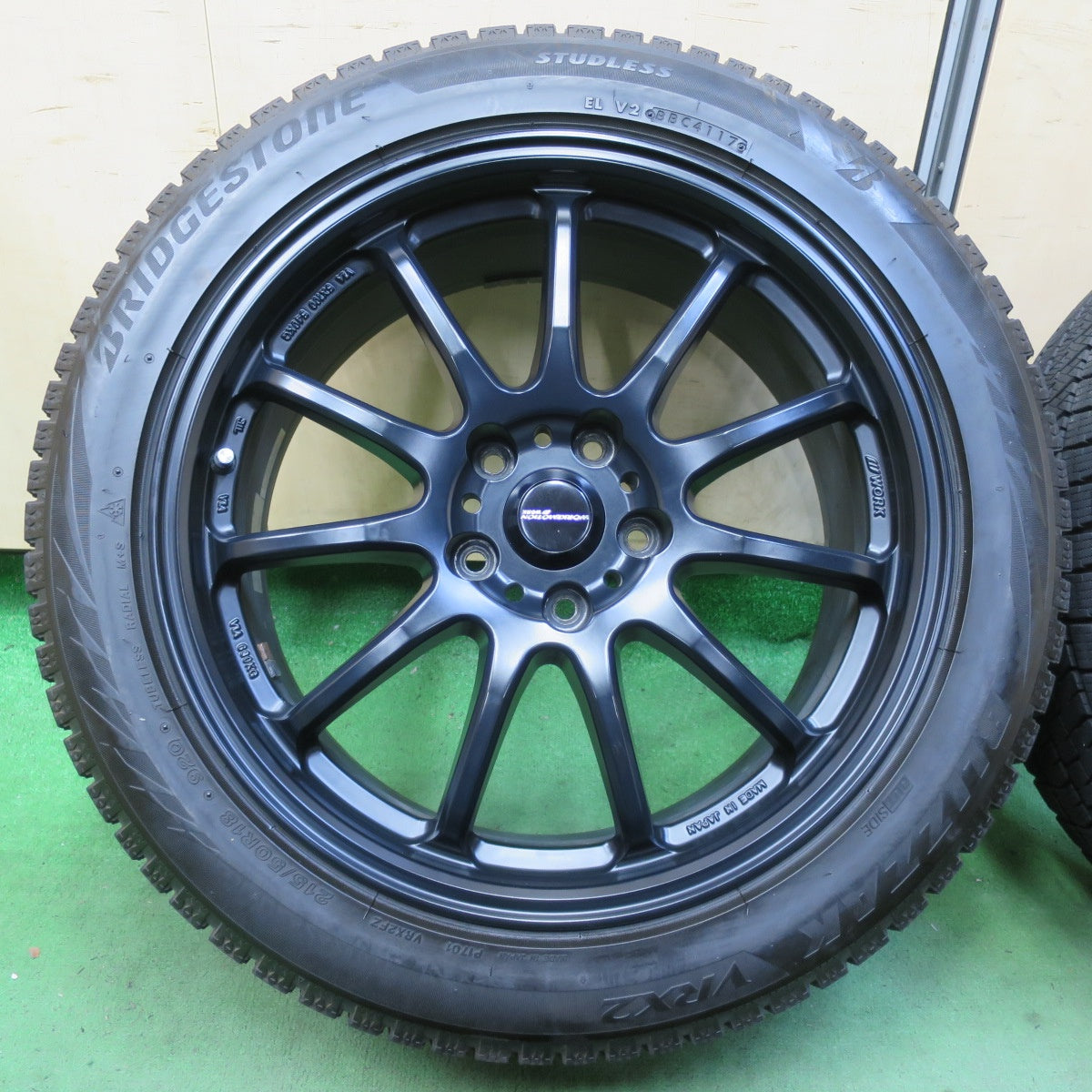 バリ溝!キレイ!9分★WORK EMOTION 11R 215/50R18 スタッドレス ブリヂストン ブリザック VRX2 18インチ ワーク エモーション PCD114.3/5H★5070602イス