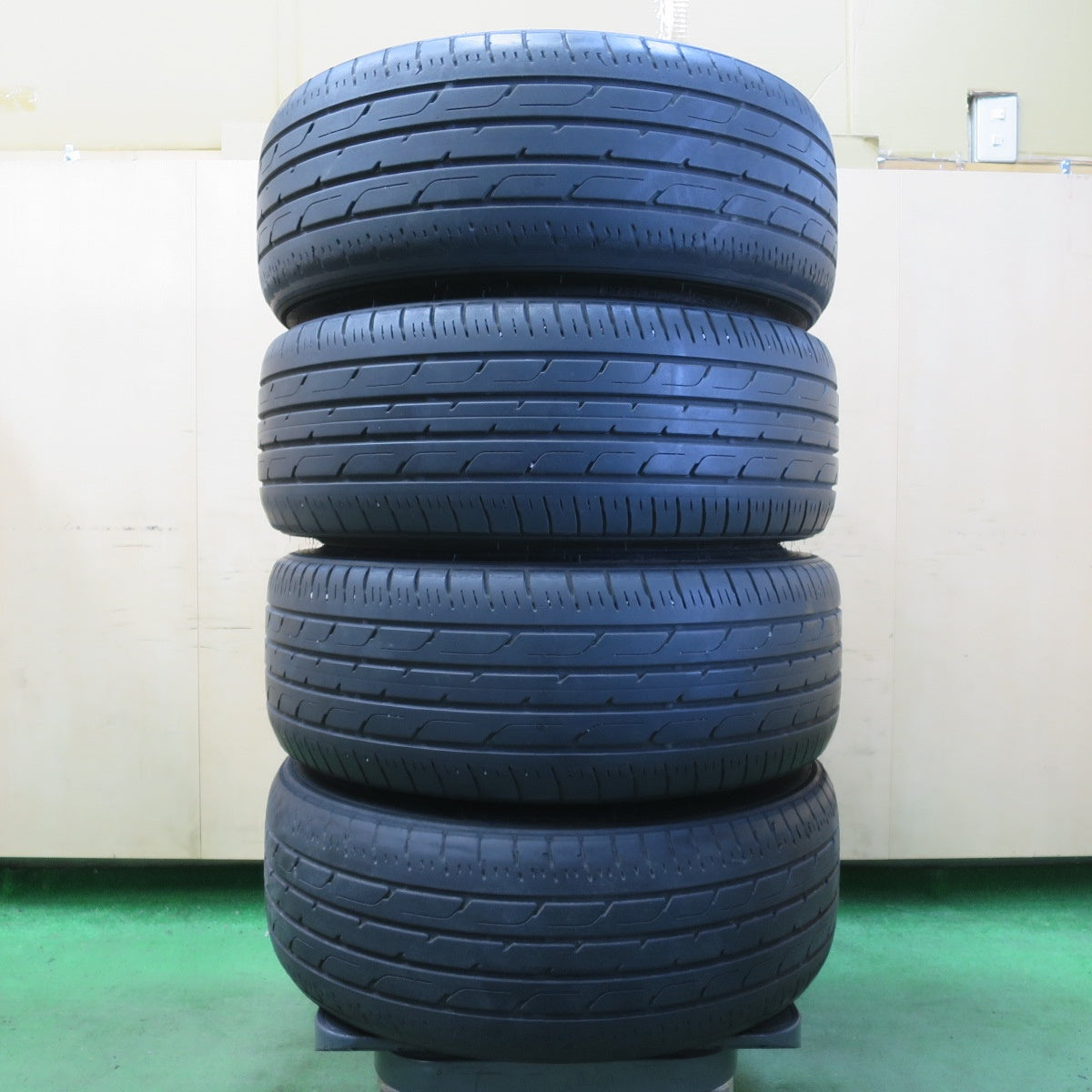 バリ溝!キレイ!9分★トヨタ 50系 プリウス ツーリング ブラックエディション 純正 215/45R17 トーヨー ナノエナジー R41 17インチ PCD100/5H★5052003イノ