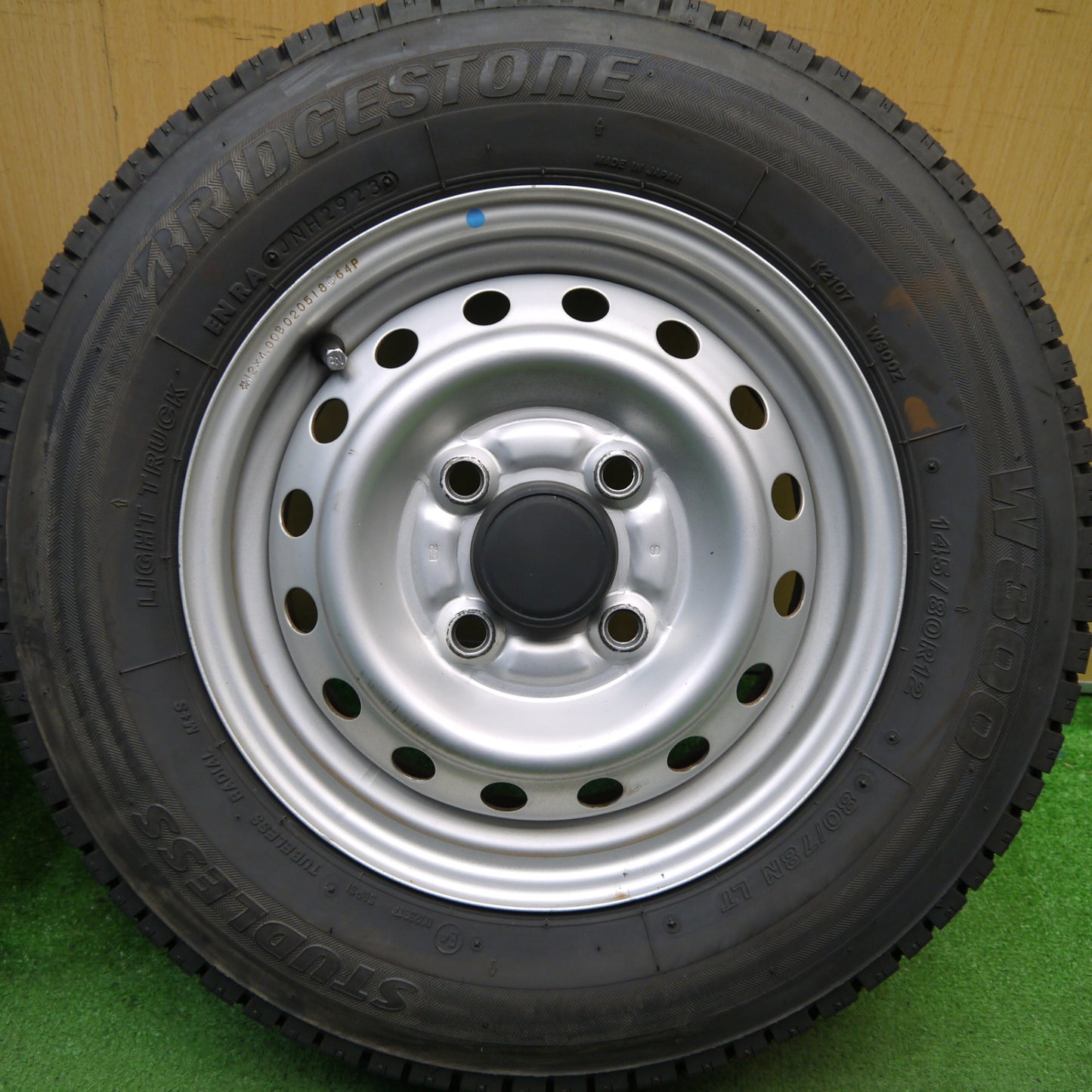 バリ溝!23年!キレイ!9分★スタッドレス 145/80R12 80/78N ブリヂストン W300 スチール ホイール 12インチ PCD100/4H★5052103Hス