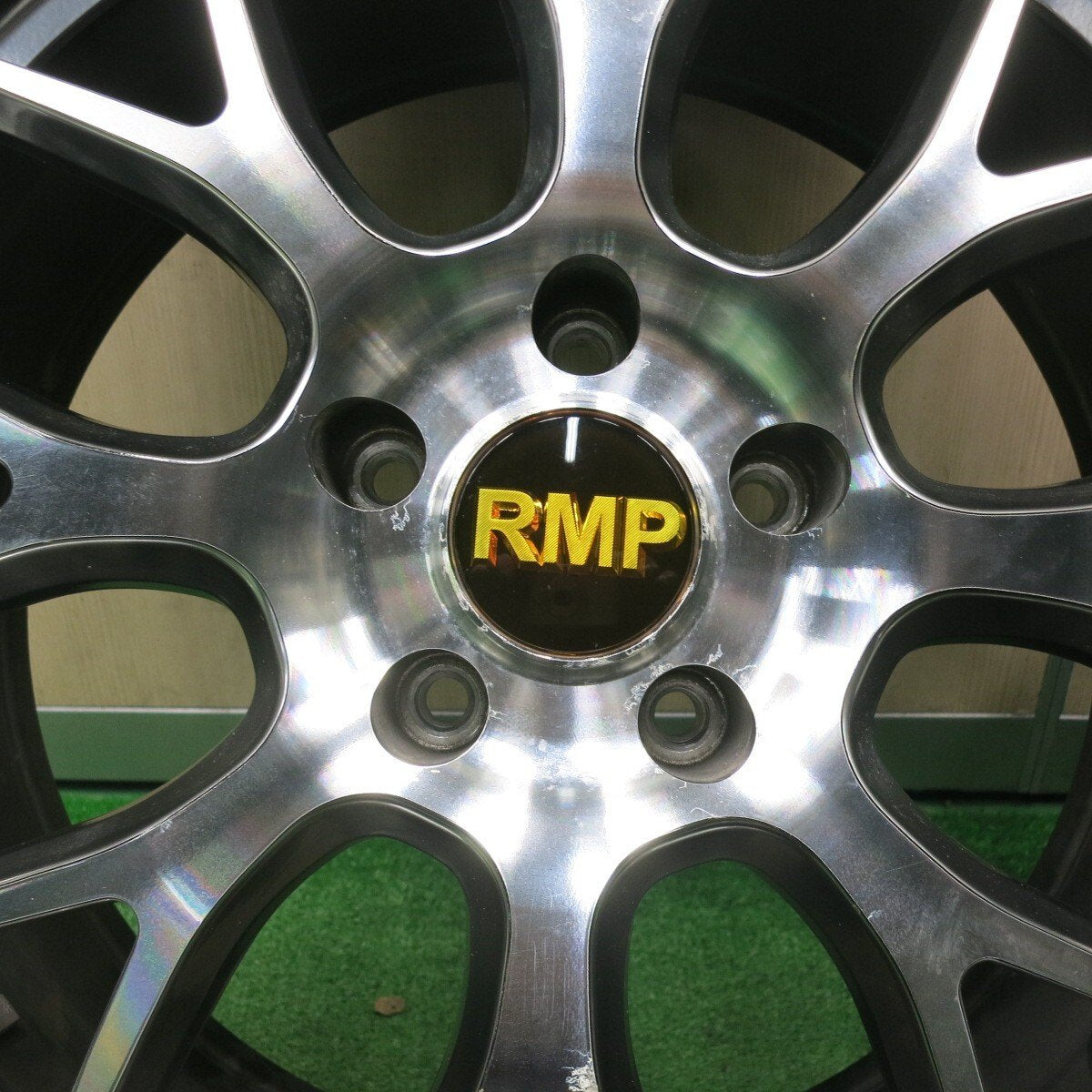 バリ溝!9.5分★RMP スタッドレス 225/55R19 ブリヂストン ブリザック DM-V1 19インチ PCD114.3/5H★5020607TNス