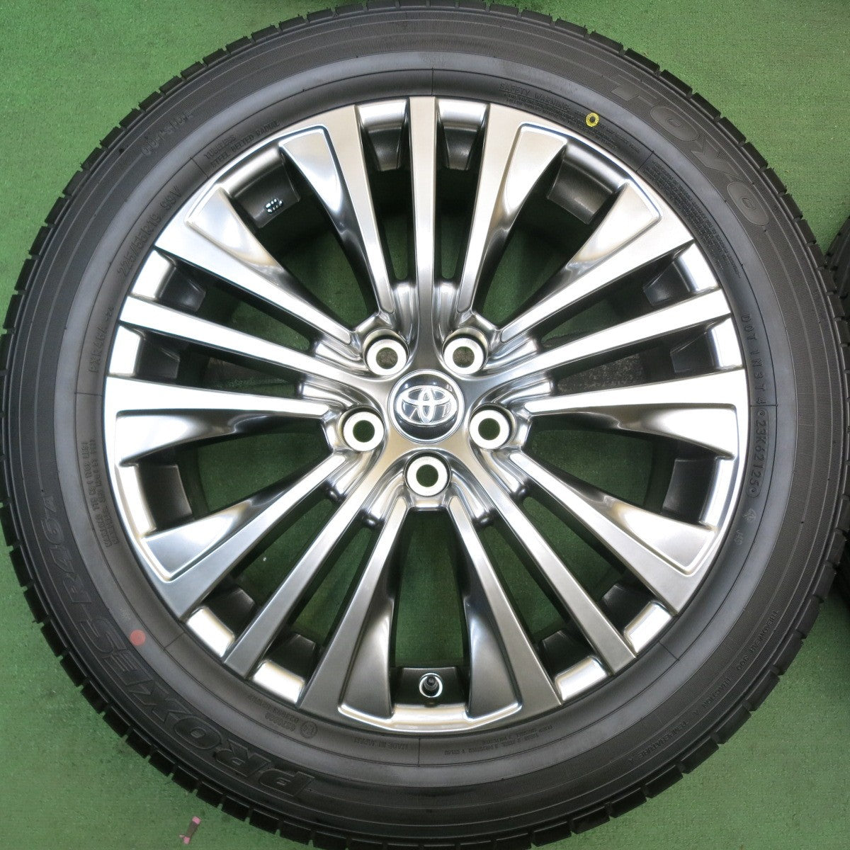 新車外し!25年★トヨタ 80系 ハリアー Zグレード 純正 225/55R19 トーヨー プロクセス R46A 19インチ PCD114.3/5H★5090412HAノ