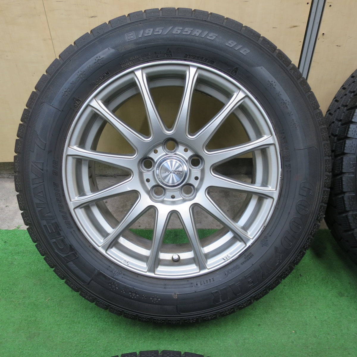 バリ溝!9分★プリウス 等 195/65R15 スタッドレス グッドイヤー アイスナビ7 ravrion LUMIERE ラブリオン 15インチ PCD100/5H★5092301TTス