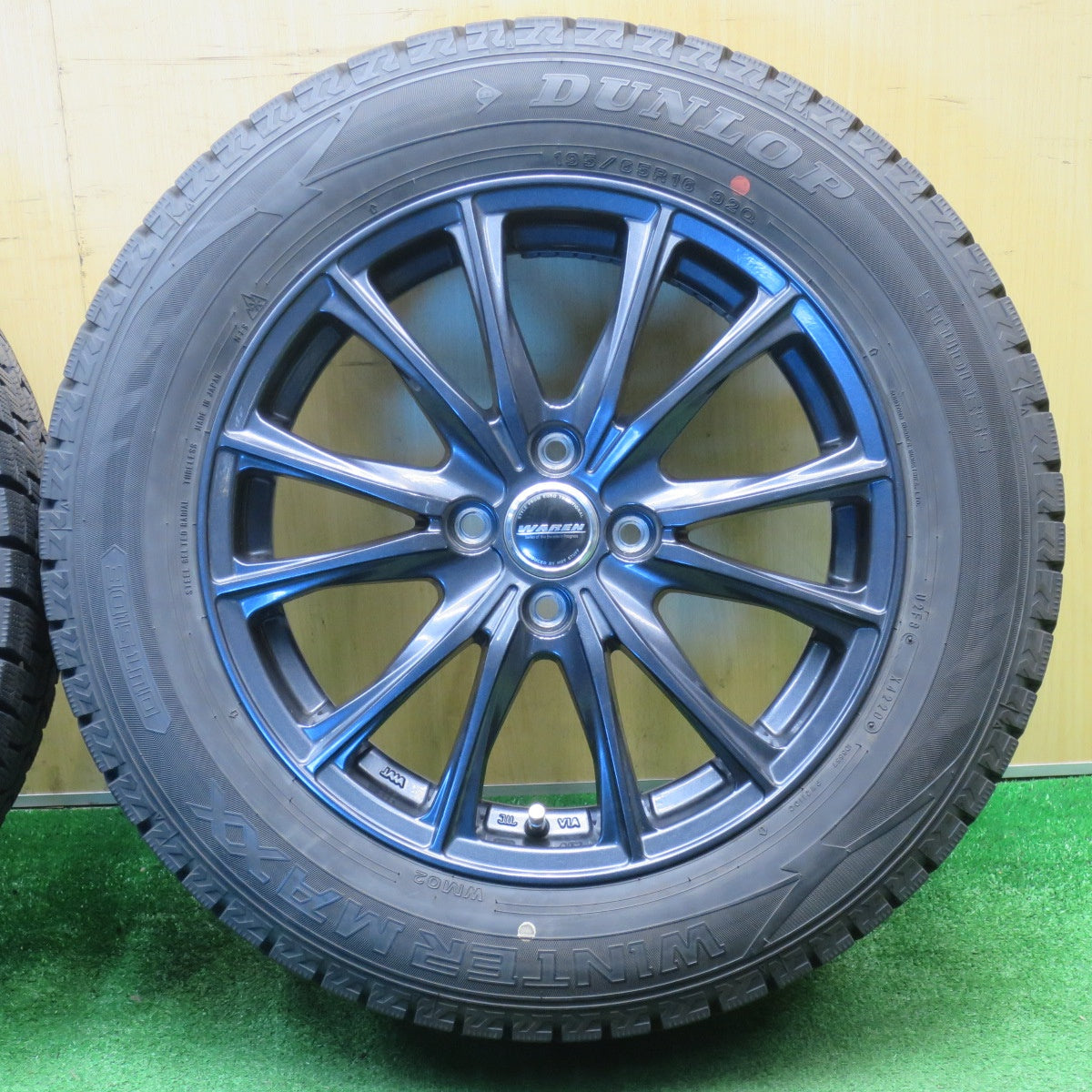 バリ溝!キレイ!9.5分★スタッドレス 195/65R16 ダンロップ ウインターマックス WM02 WAREN ヴァーレン 16インチ PCD100/4H★5120407NJス